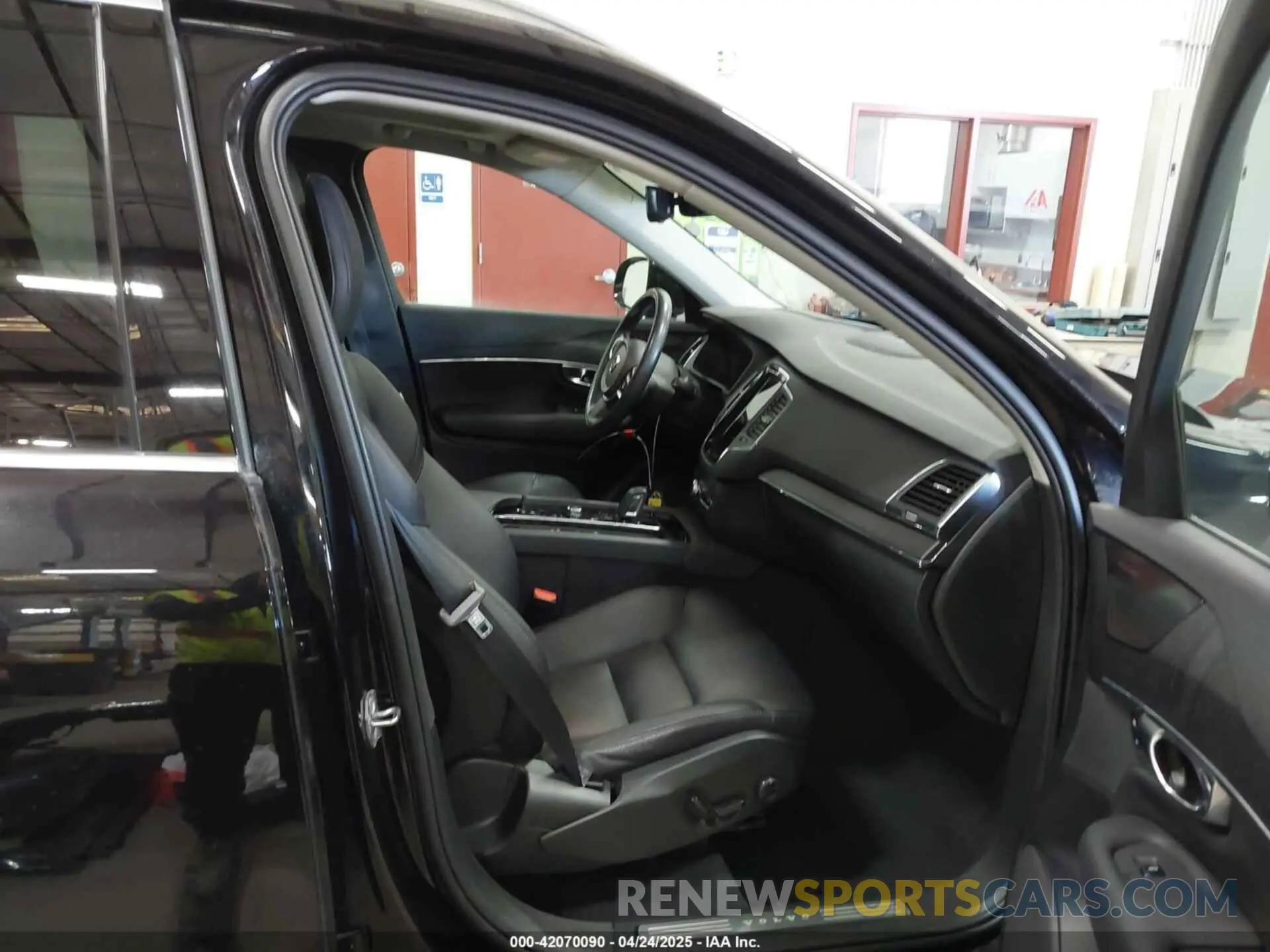 5 fotografías del automóvil dañado YV4BR00K9L1594955 VOLVO XC90 HYBRID 2020