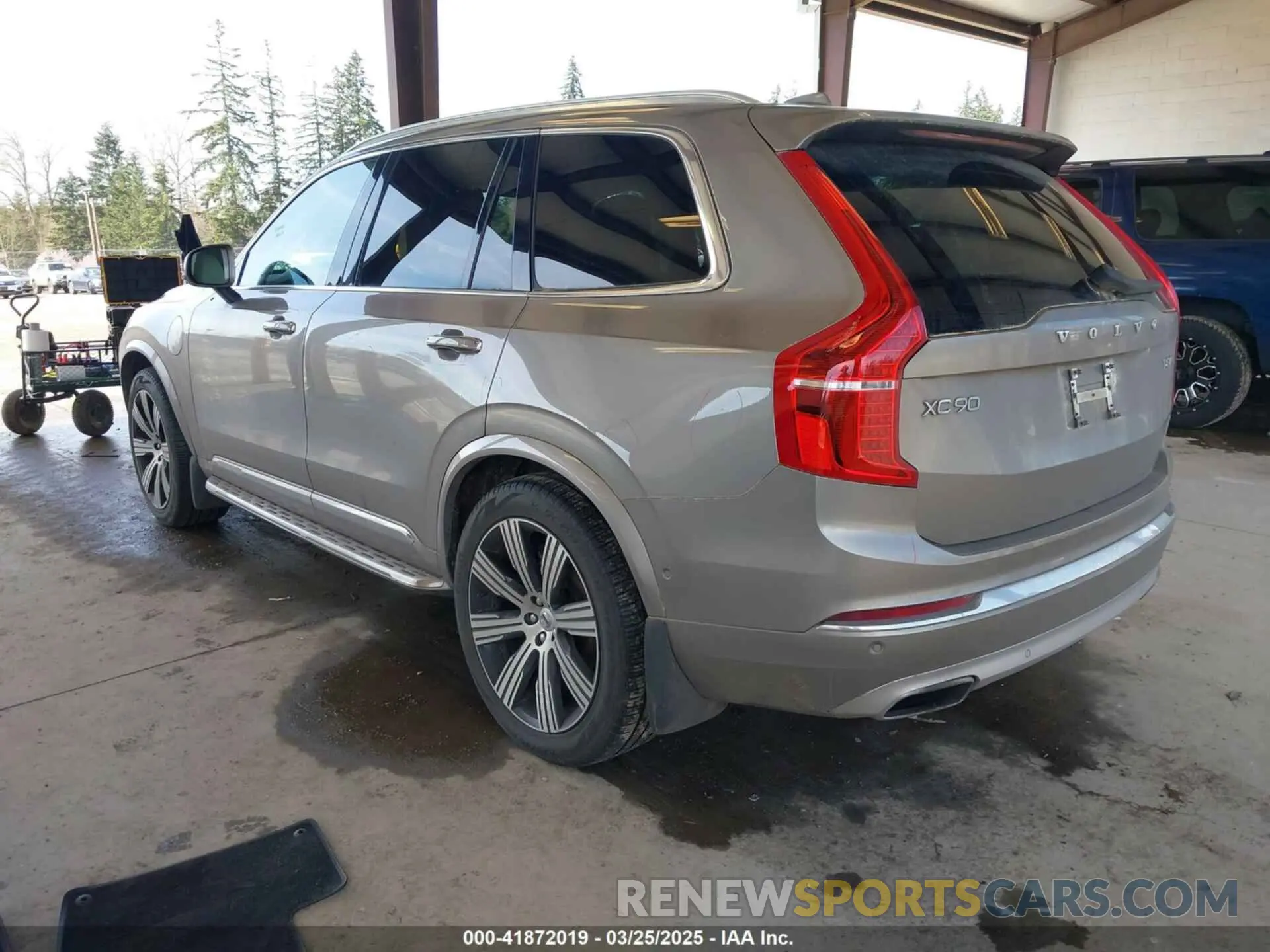 3 fotografías del automóvil dañado YV4BR00L4L1559782 VOLVO XC90 HYBRID 2020