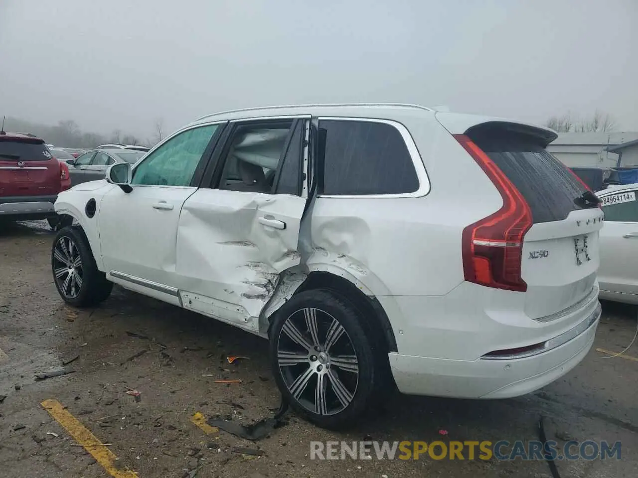 2 fotografías del automóvil dañado YV4H600N2P1949810 VOLVO XC90 PLUS 2023