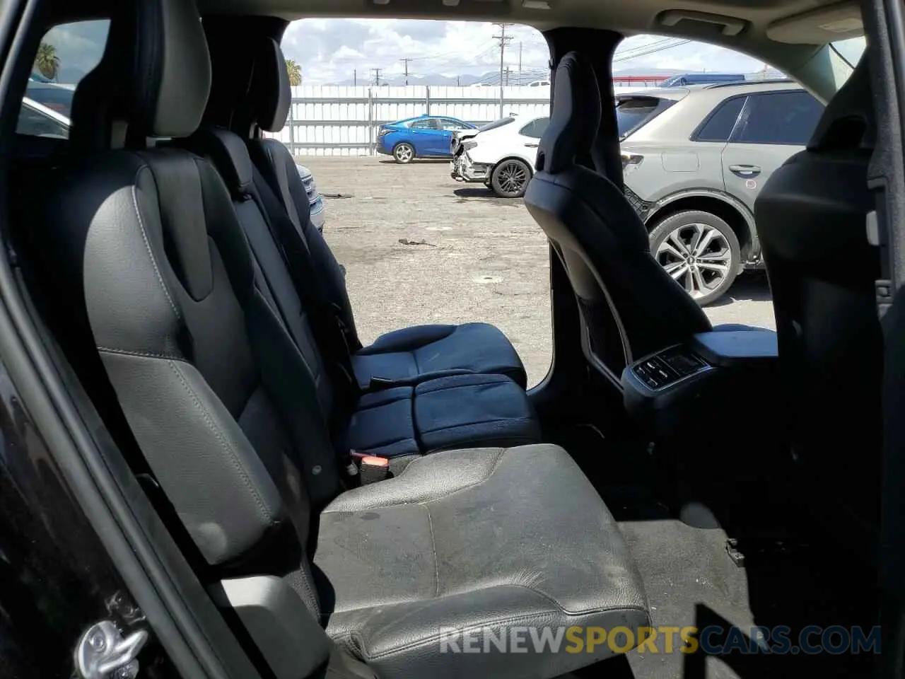 11 fotografías del automóvil dañado YV4L12PNXP1964744 VOLVO XC90 PLUS 2023