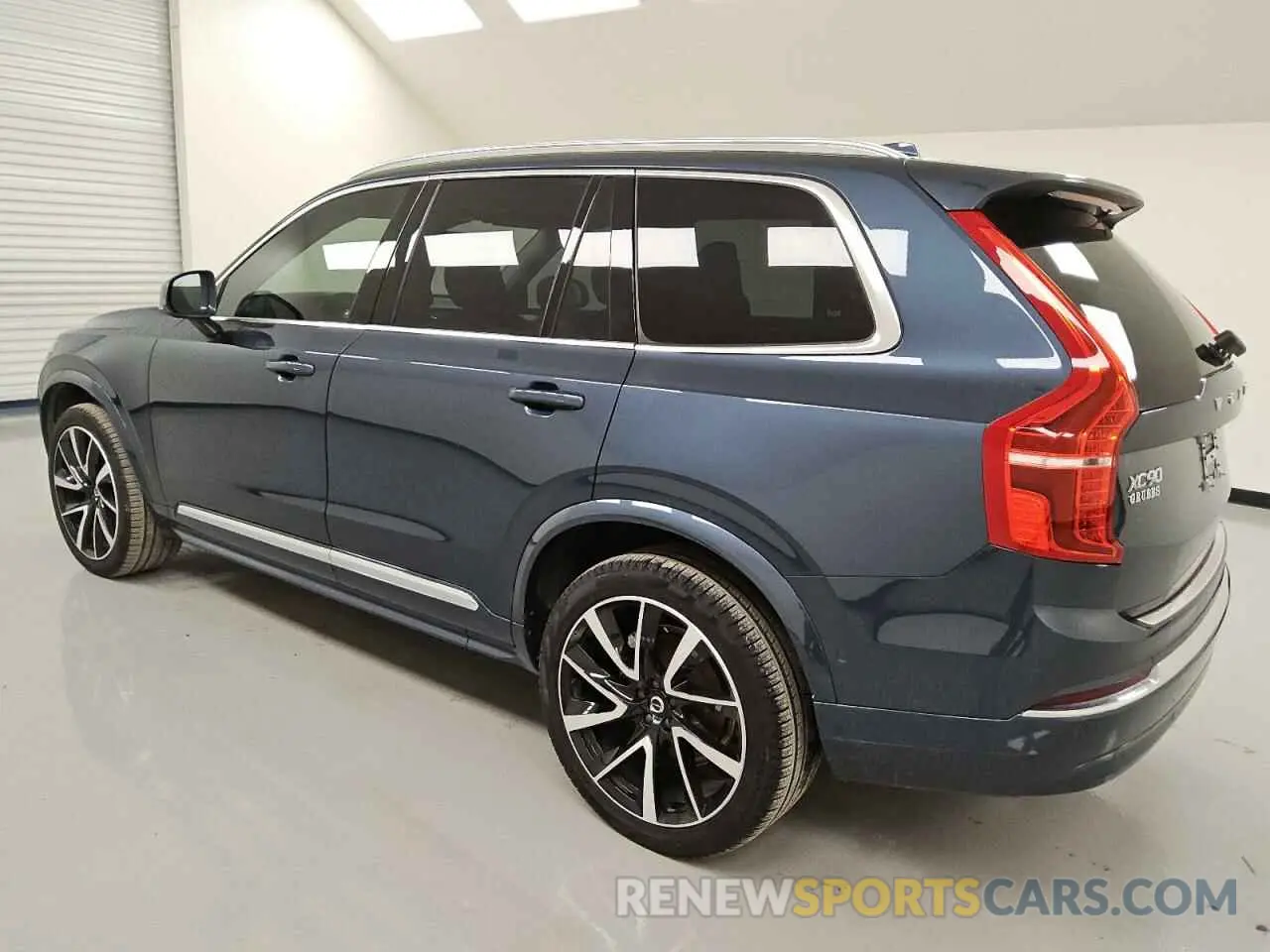 2 fotografías del automóvil dañado YV4062JE9R1202103 VOLVO XC90 PLUS 2024