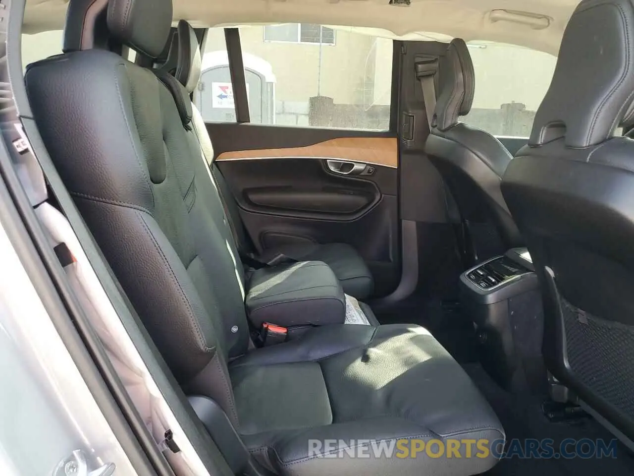 11 fotografías del automóvil dañado YV4062PE0R1177079 VOLVO XC90 PLUS 2024