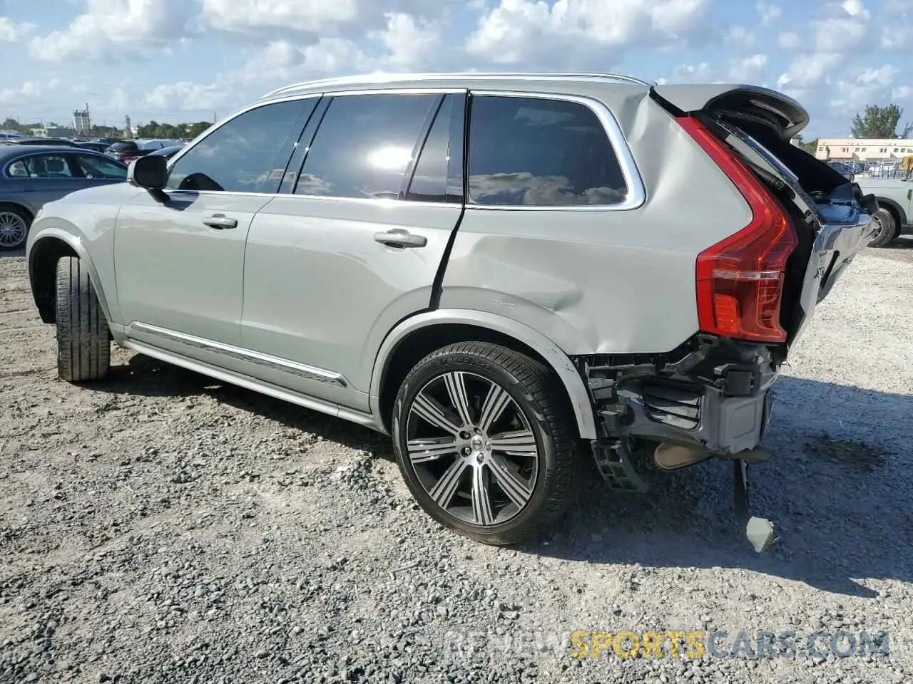 2 fotografías del automóvil dañado YV4062PE0R1177079 VOLVO XC90 PLUS 2024