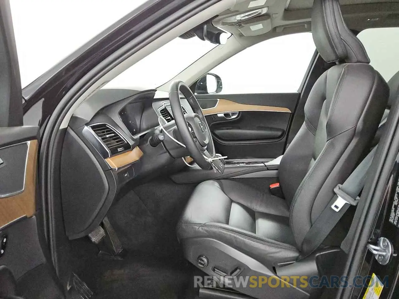 7 fotografías del automóvil dañado YV4062PE2R1182283 VOLVO XC90 PLUS 2024