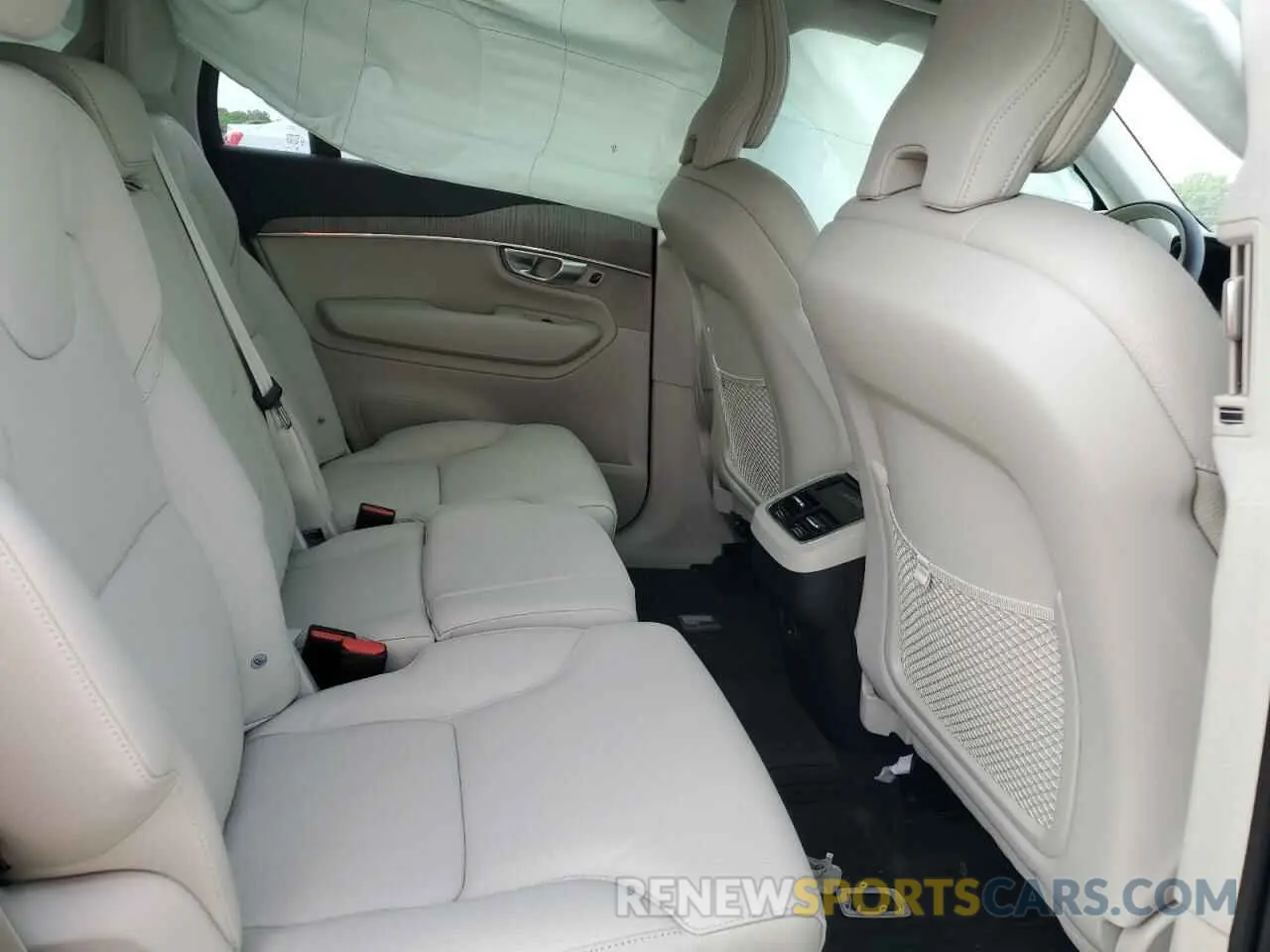 11 fotografías del automóvil dañado YV4062PE8R1164676 VOLVO XC90 PLUS 2024