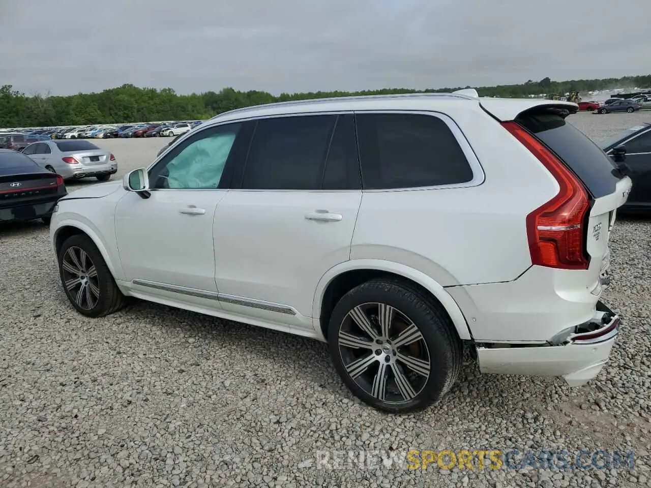2 fotografías del automóvil dañado YV4062PE8R1164676 VOLVO XC90 PLUS 2024