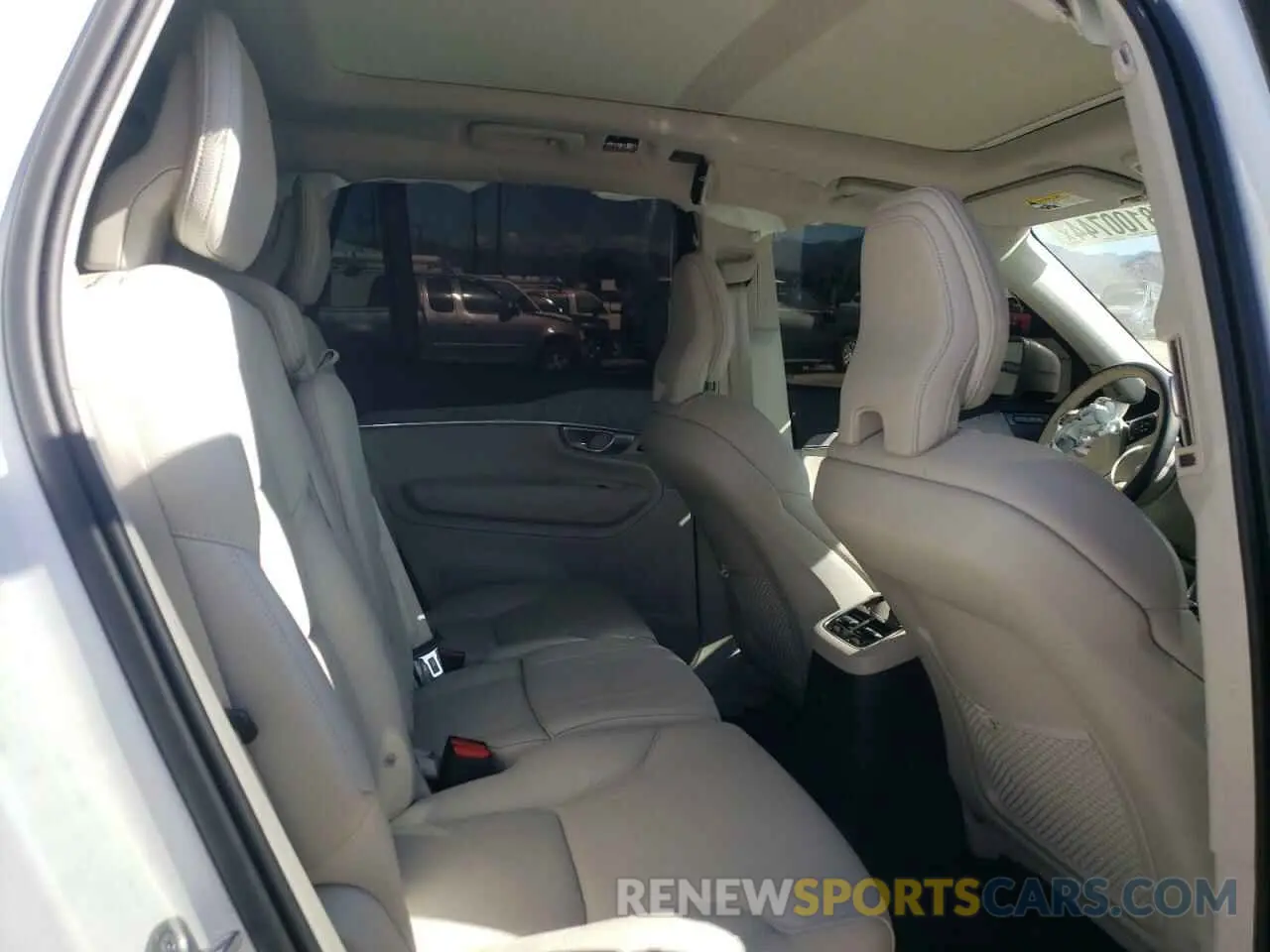 11 fotografías del automóvil dañado YV4H60CE7R1228591 VOLVO XC90 PLUS 2024