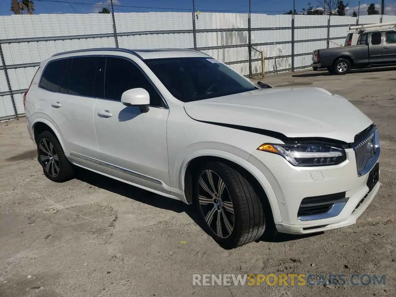 4 fotografías del automóvil dañado YV4H60CE7R1228591 VOLVO XC90 PLUS 2024