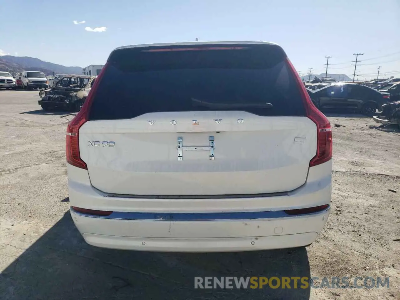 6 fotografías del automóvil dañado YV4H60CE7R1228591 VOLVO XC90 PLUS 2024
