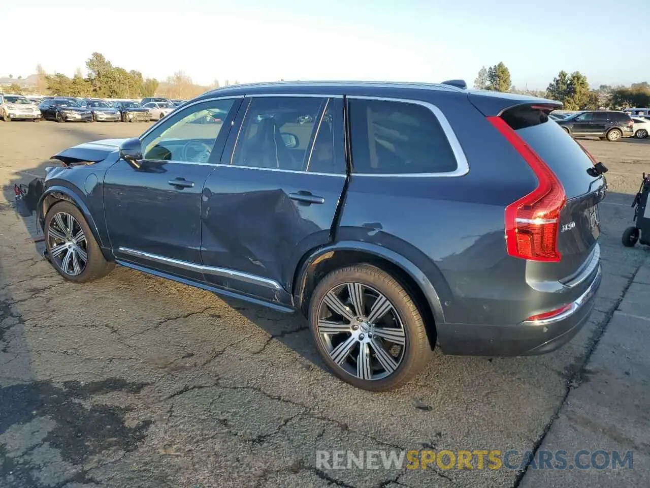2 fotografías del automóvil dañado YV4H60CE9R1166515 VOLVO XC90 PLUS 2024