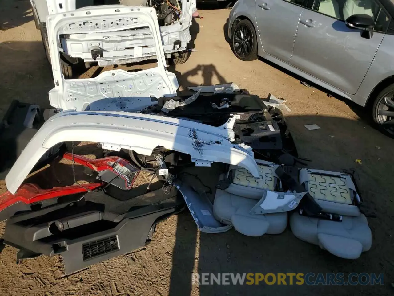 13 fotografías del automóvil dañado YV4H60LE6R1209420 VOLVO XC90 PLUS 2024