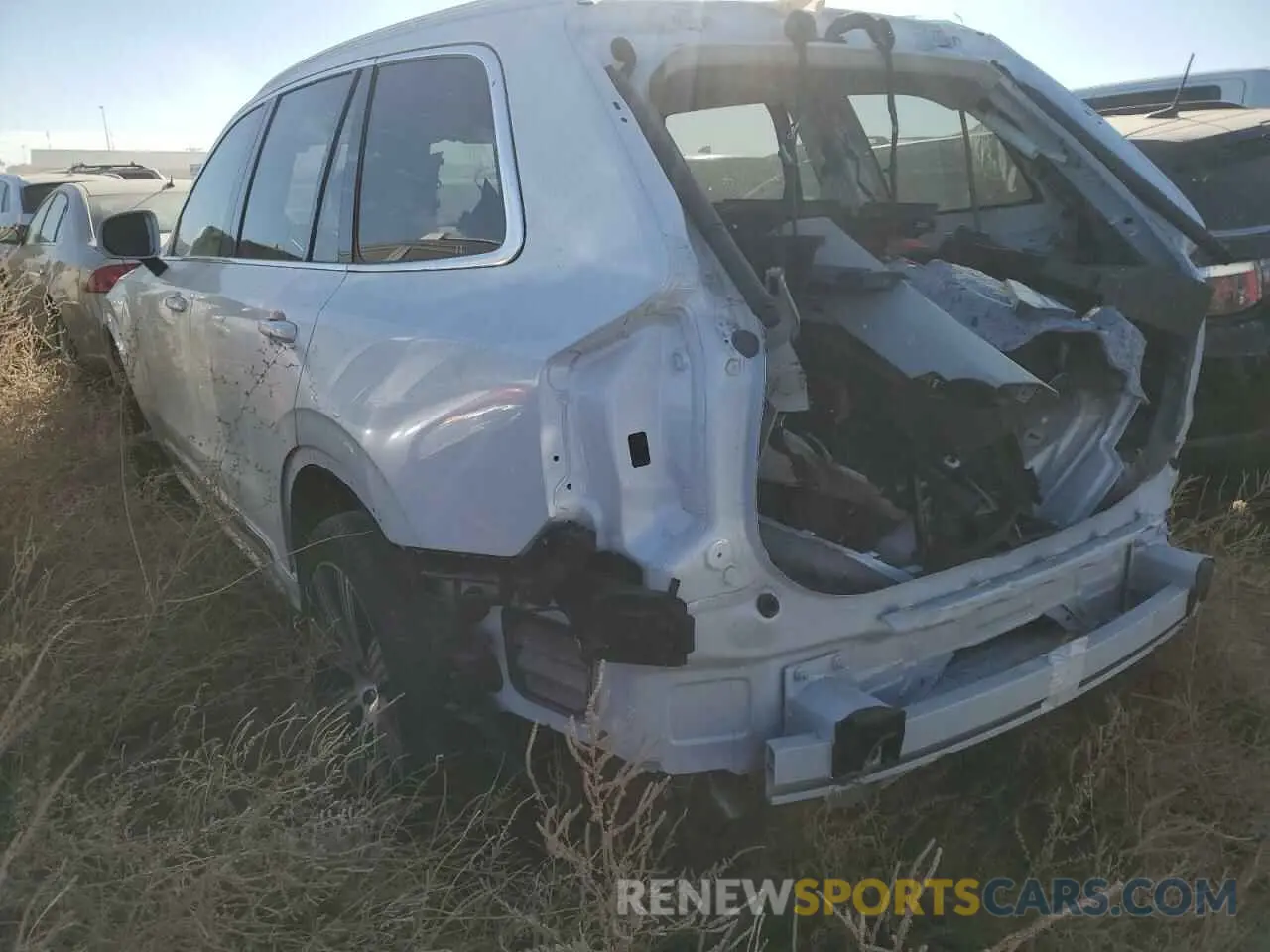 2 fotografías del automóvil dañado YV4H60LE6R1209420 VOLVO XC90 PLUS 2024