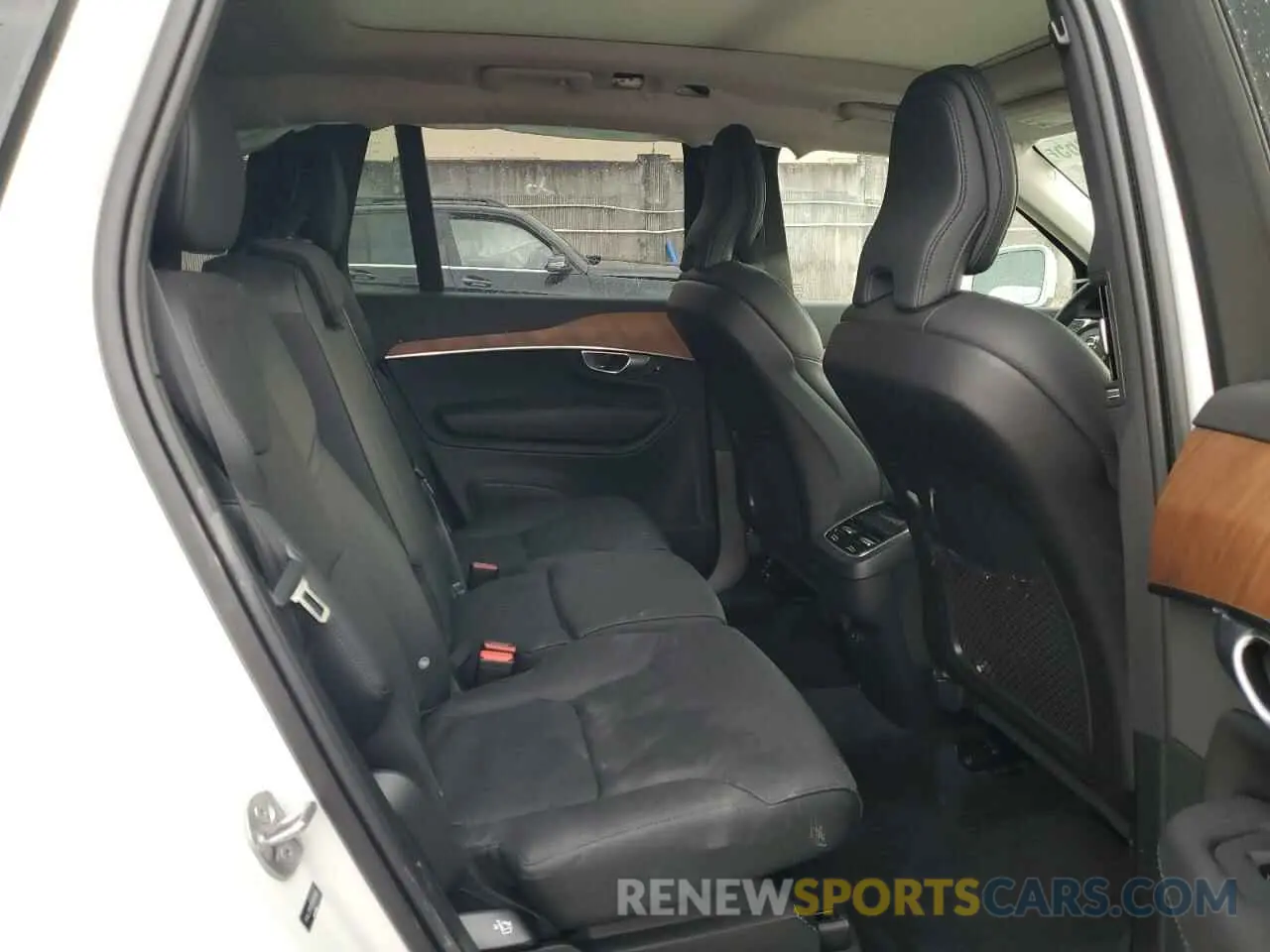 11 fotografías del automóvil dañado YV4L12PE0R1240466 VOLVO XC90 PLUS 2024