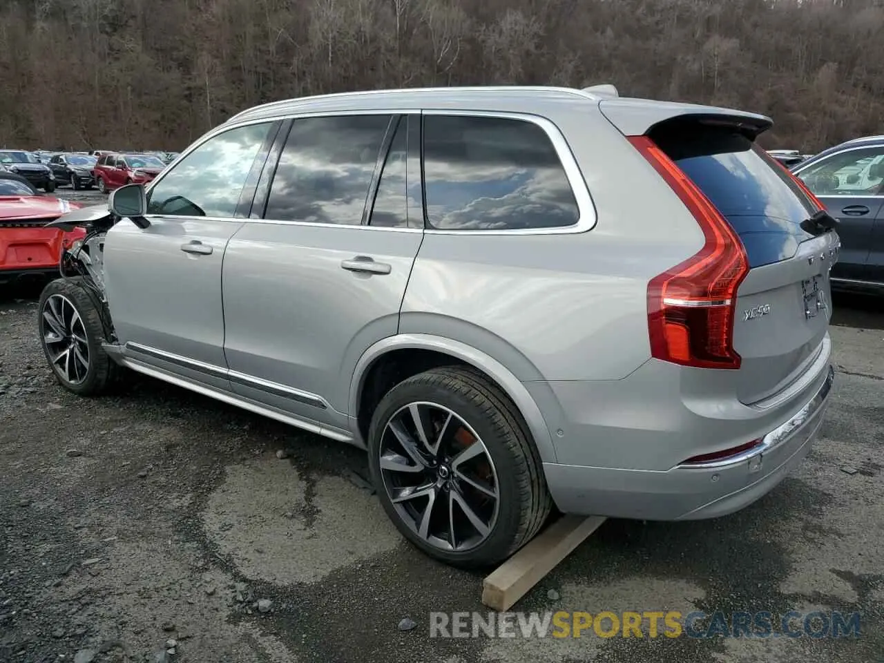 2 fotografías del automóvil dañado YV4L12PE8R1173048 VOLVO XC90 PLUS 2024
