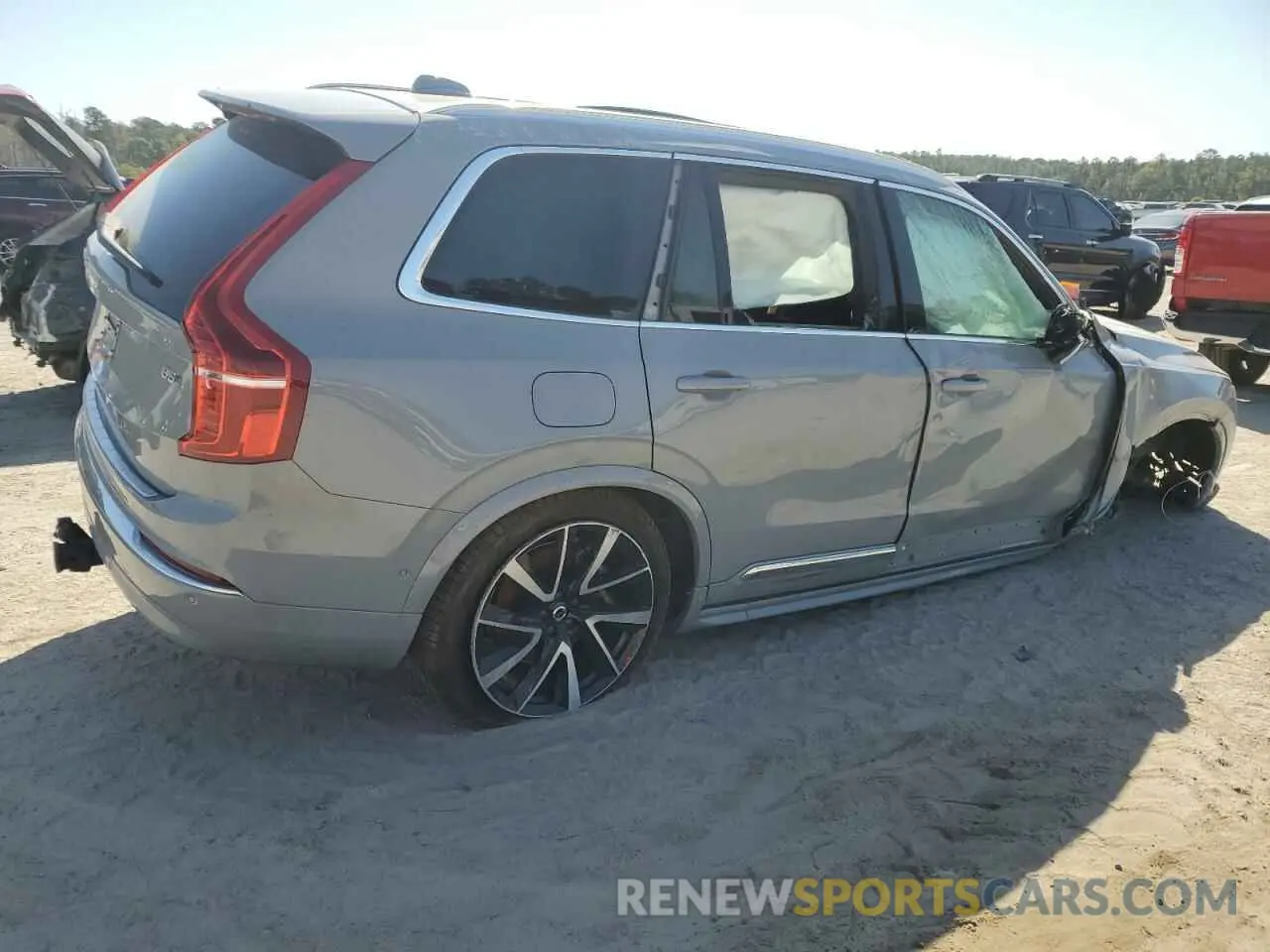 3 fotografías del automóvil dañado YV4L12PEXR1236571 VOLVO XC90 PLUS 2024