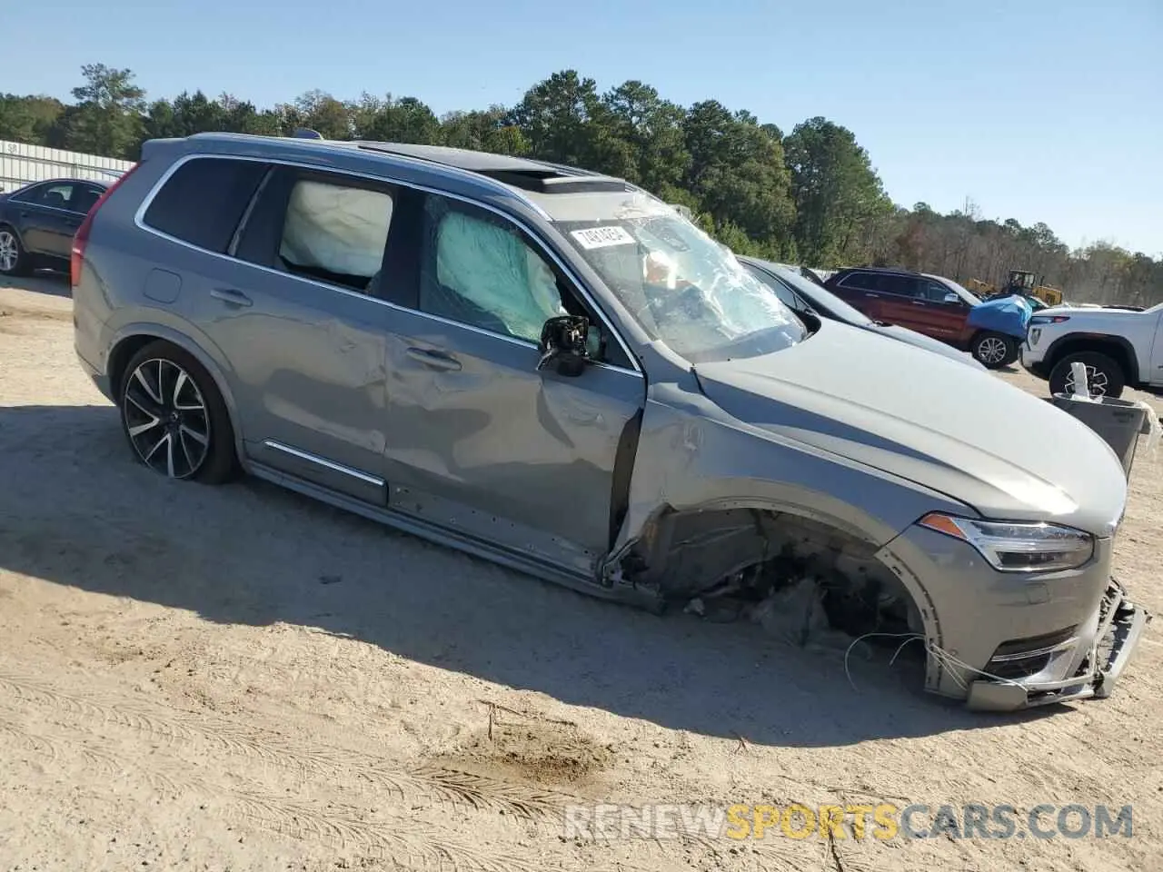 4 fotografías del automóvil dañado YV4L12PEXR1236571 VOLVO XC90 PLUS 2024