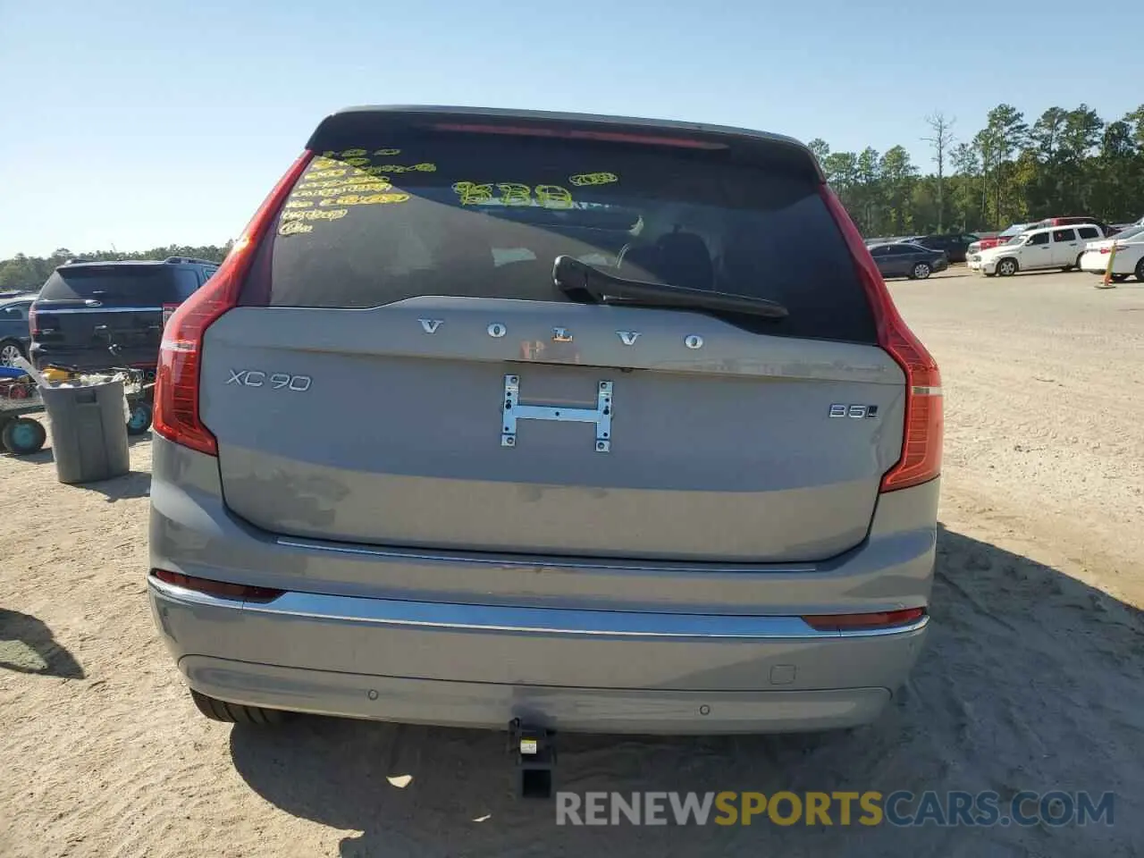 6 fotografías del automóvil dañado YV4L12PEXR1236571 VOLVO XC90 PLUS 2024