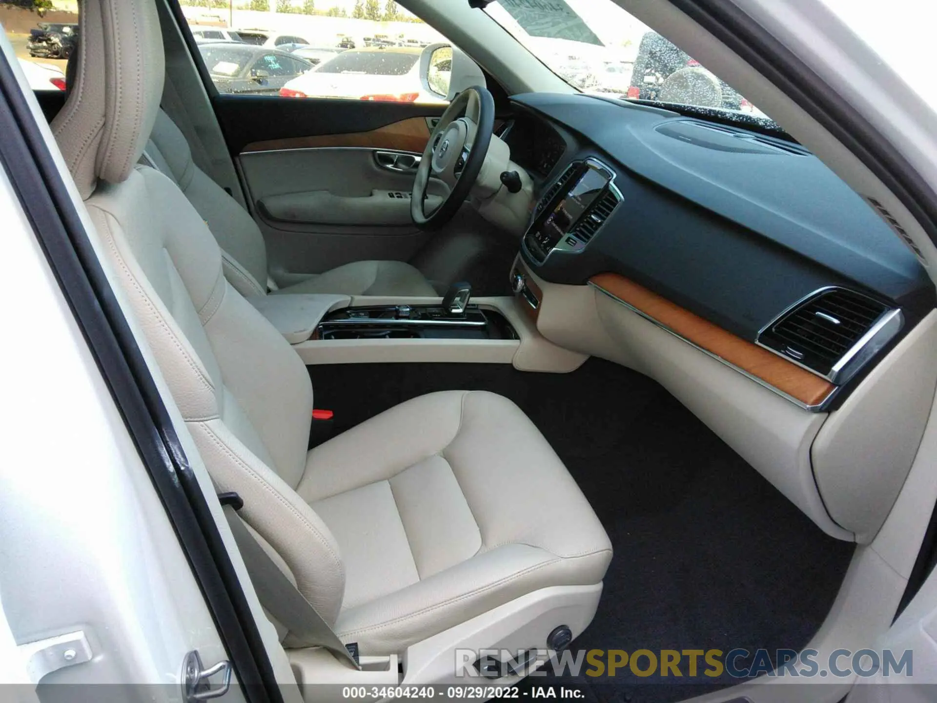 8 fotografías del automóvil dañado YV4H60CZ3N1825461 VOLVO XC90 RECHARGE 2022