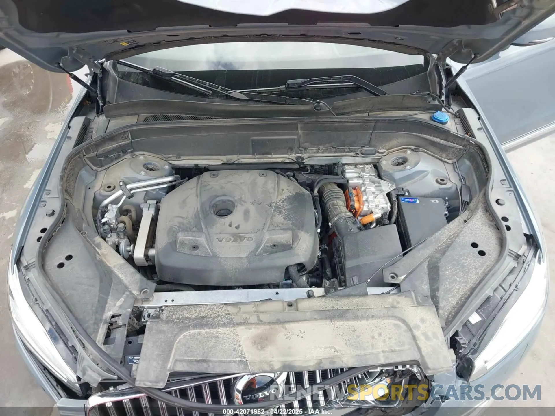 10 fotografías del automóvil dañado YV4BR00L8M1680722 VOLVO XC90 RECHARGE PLUG-IN HYBRID 2021