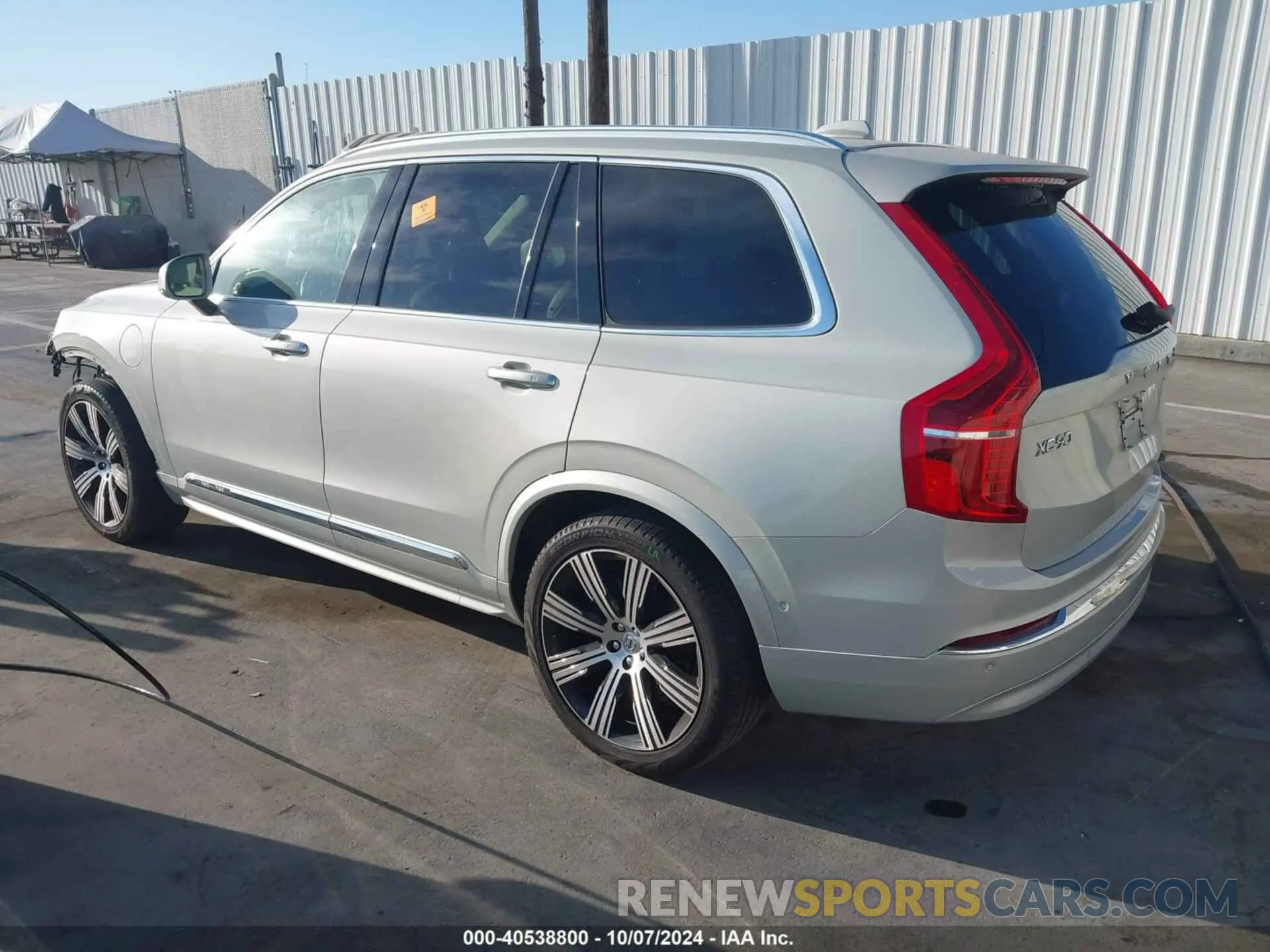 3 fotografías del automóvil dañado YV4BR0CL7N1814892 VOLVO XC90 RECHARGE PLUG-IN HYBRID 2022