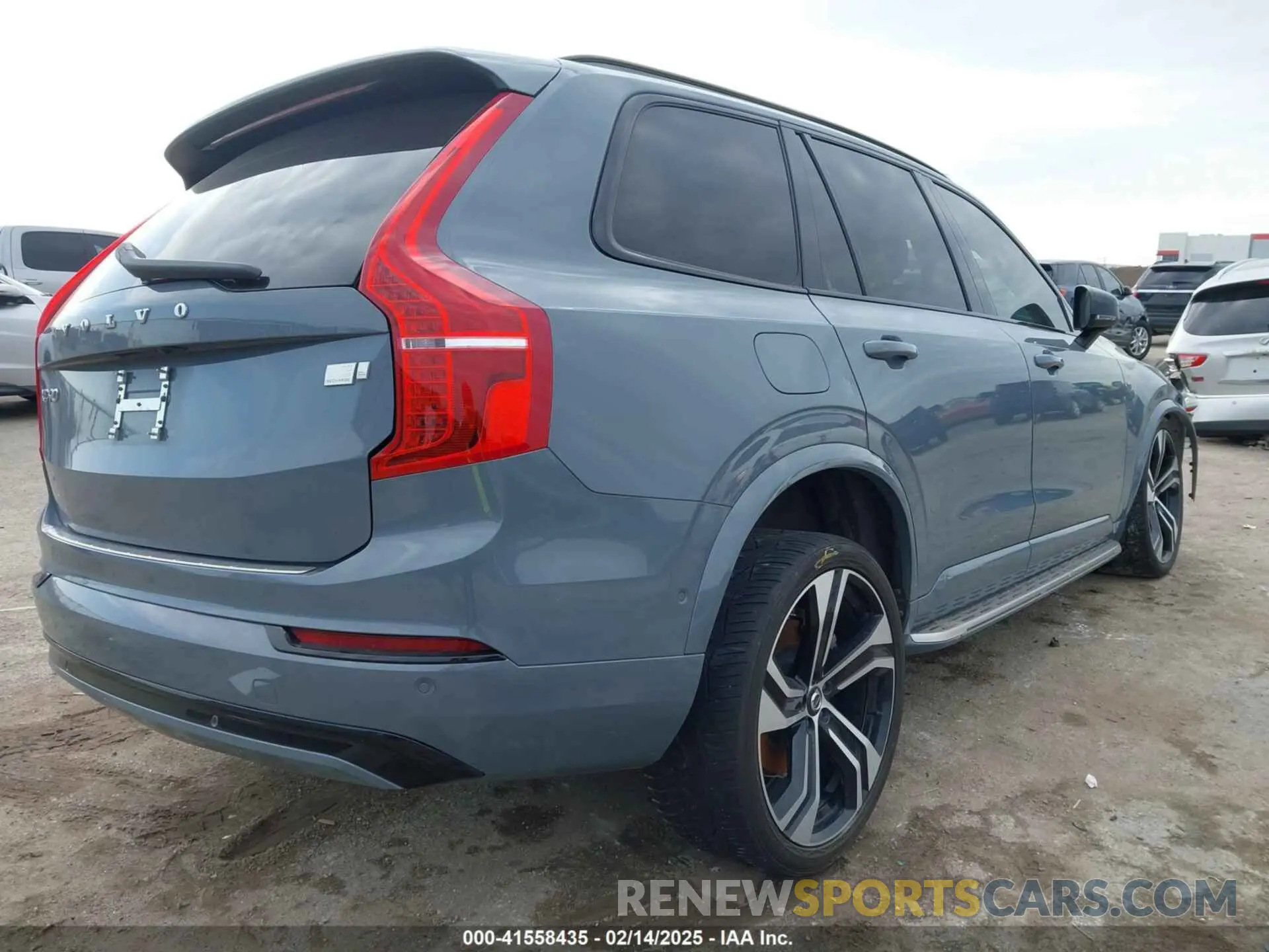 4 fotografías del automóvil dañado YV4BR0CM8N1816644 VOLVO XC90 RECHARGE PLUG-IN HYBRID 2022