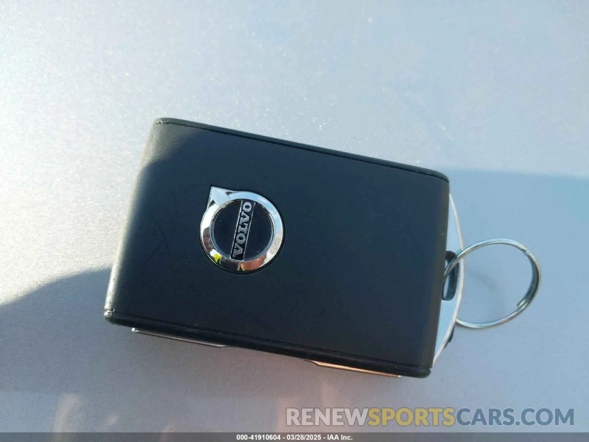 11 fotografías del automóvil dañado YV4H60CK5P1978784 VOLVO XC90 RECHARGE PLUG-IN HYBRID 2023
