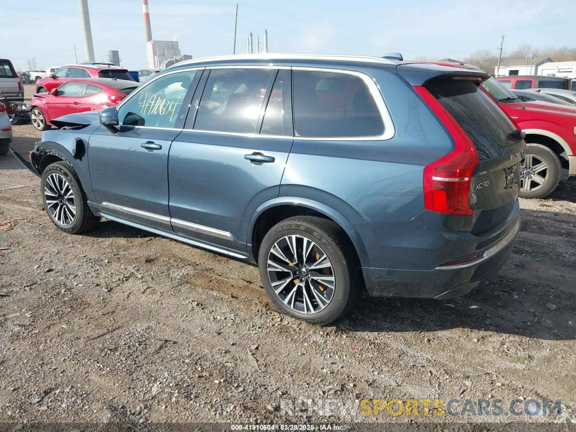 3 fotografías del automóvil dañado YV4H60CK5P1978784 VOLVO XC90 RECHARGE PLUG-IN HYBRID 2023