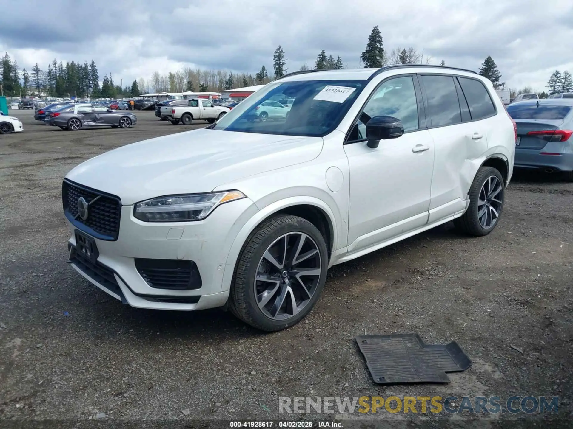 2 fotografías del automóvil dañado YV4H60CW7P1925202 VOLVO XC90 RECHARGE PLUG-IN HYBRID 2023