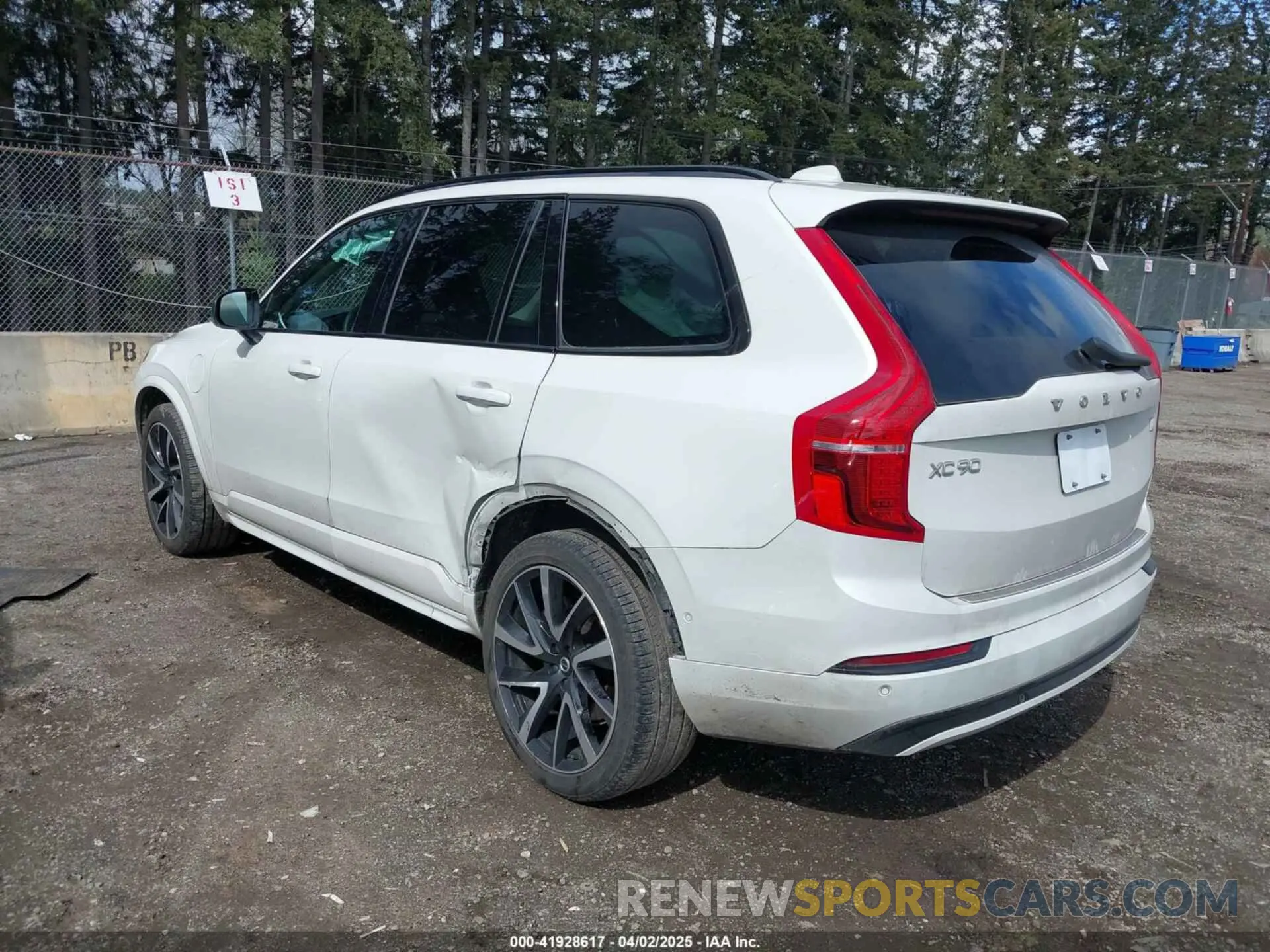 3 fotografías del automóvil dañado YV4H60CW7P1925202 VOLVO XC90 RECHARGE PLUG-IN HYBRID 2023