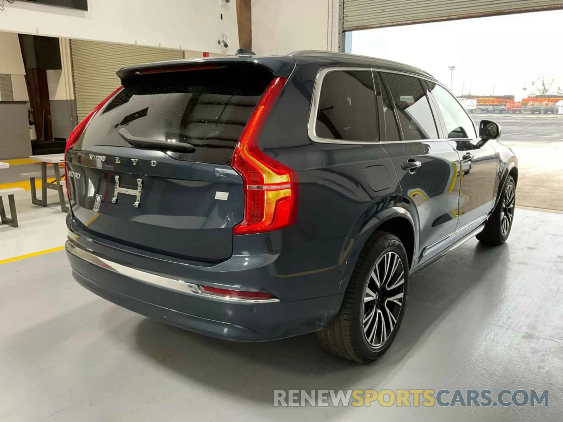 7 fotografías del automóvil dañado YV4H60CE3R1230726 VOLVO XC90 RECHARGE PLUG-IN HYBRID 2024