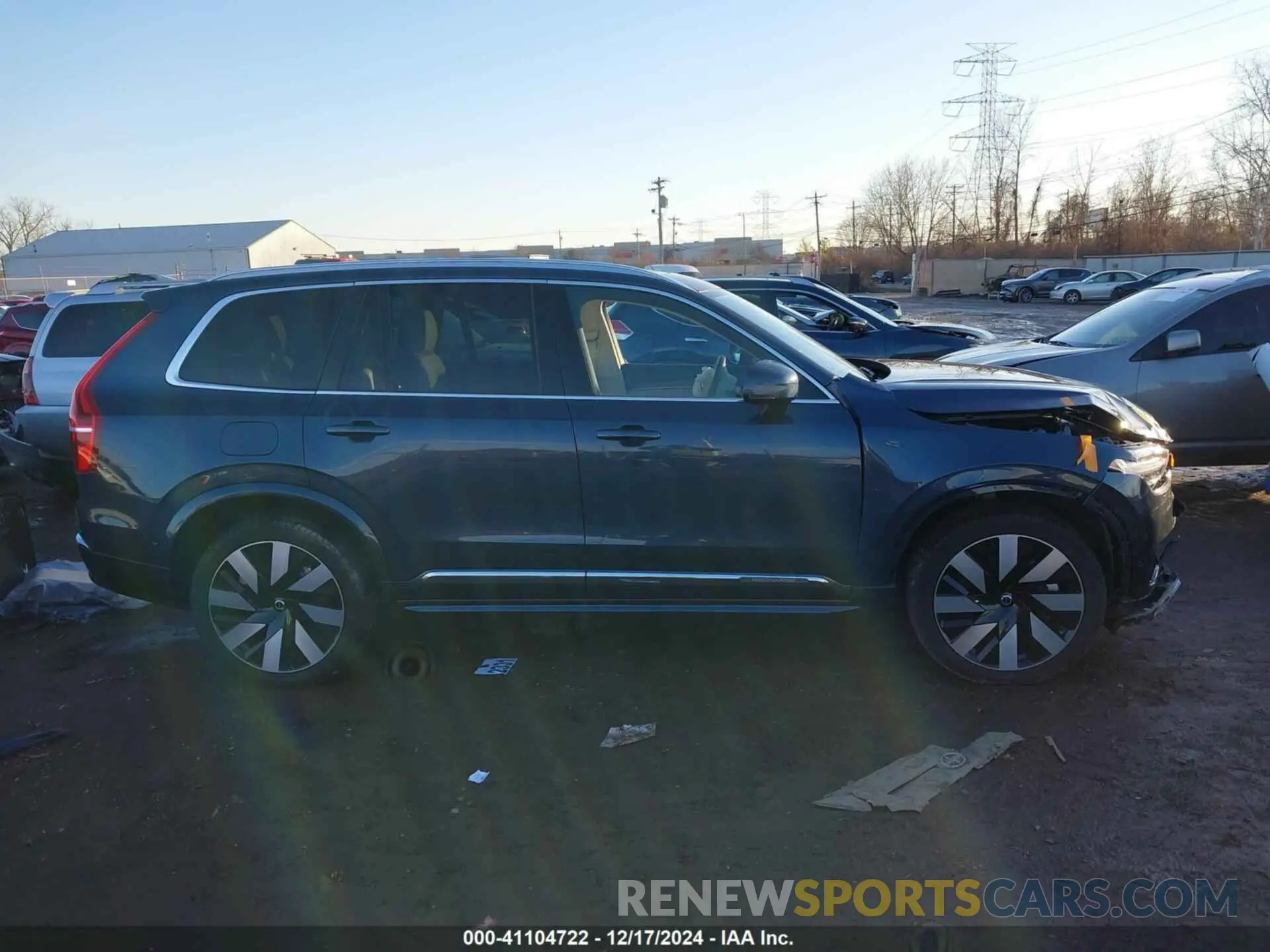 14 fotografías del automóvil dañado YV4H60LE3R1161908 VOLVO XC90 RECHARGE PLUG-IN HYBRID 2024