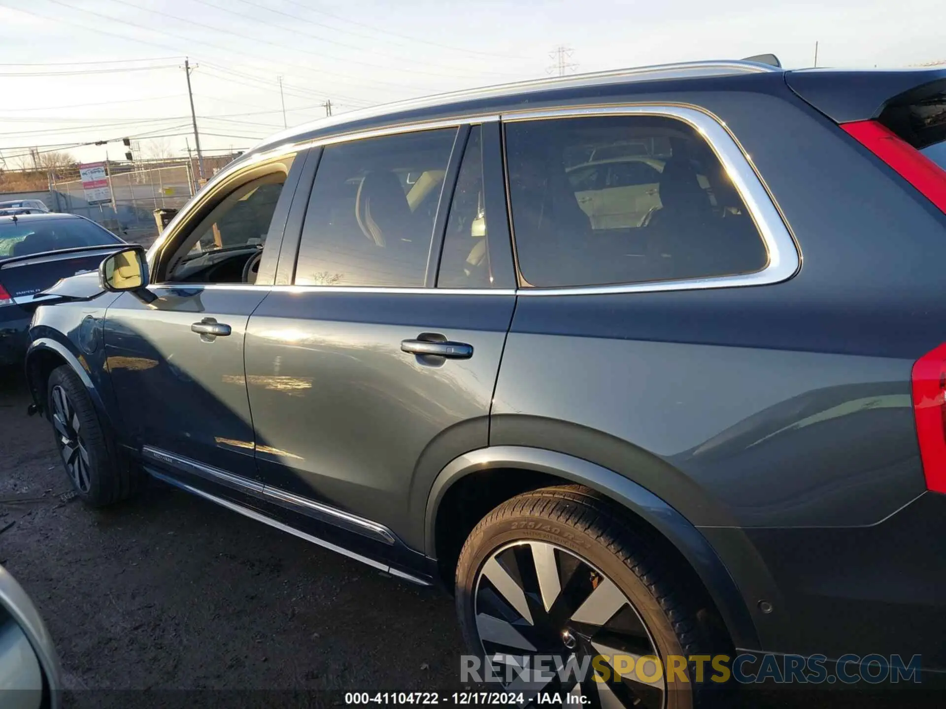15 fotografías del automóvil dañado YV4H60LE3R1161908 VOLVO XC90 RECHARGE PLUG-IN HYBRID 2024