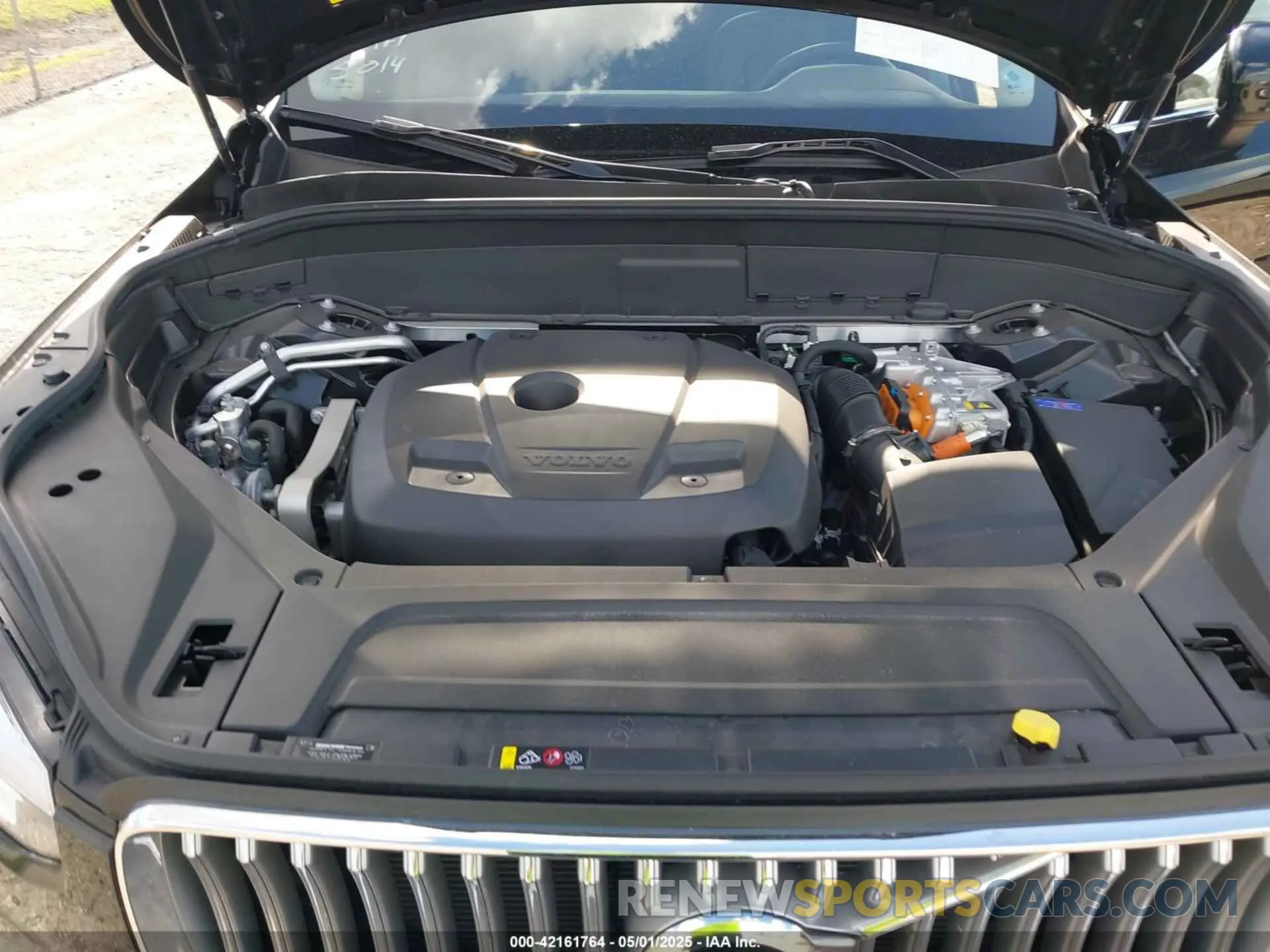 10 fotografías del automóvil dañado YV4H60LEXR1245014 VOLVO XC90 RECHARGE PLUG-IN HYBRID 2024