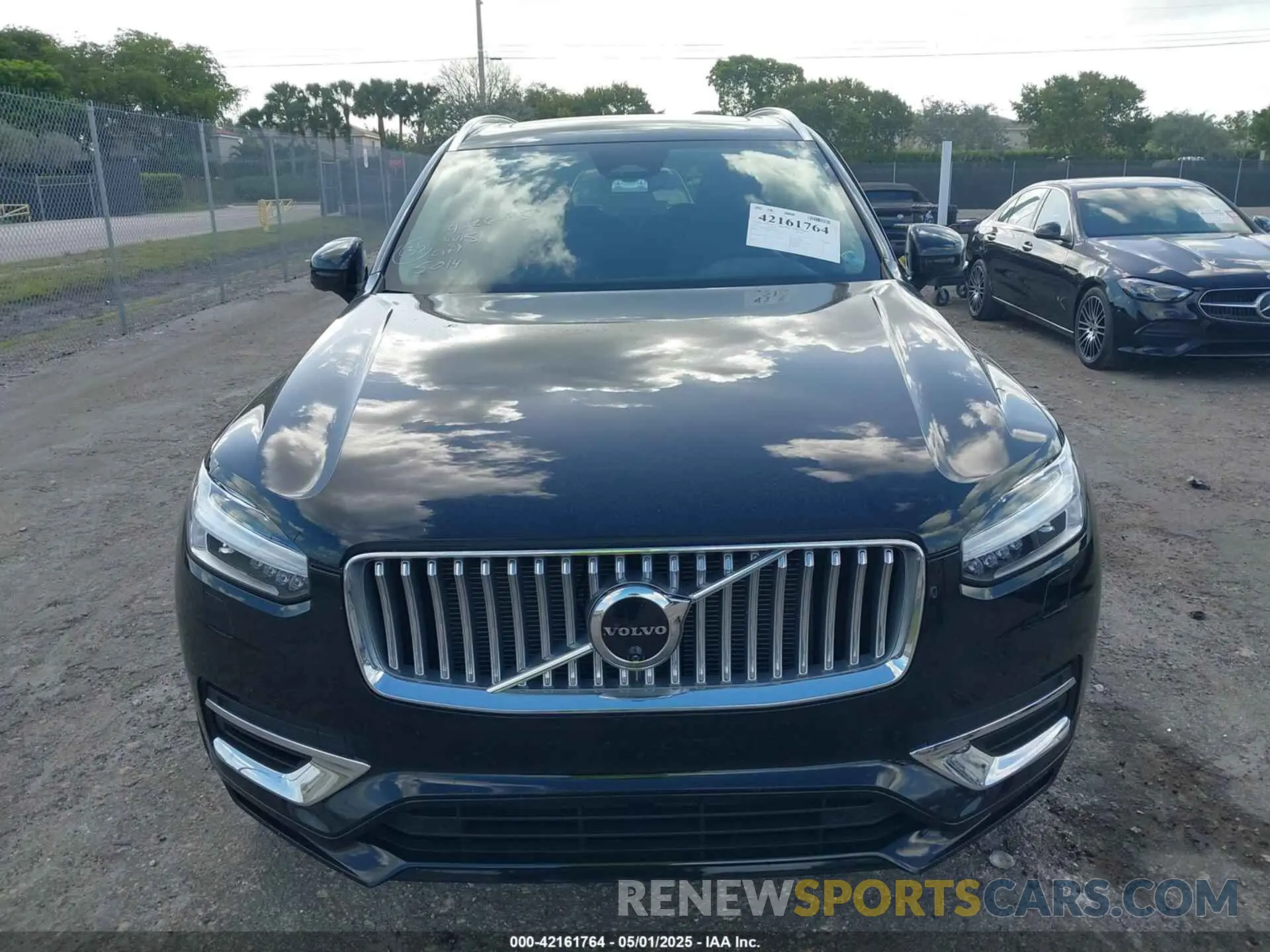 12 fotografías del automóvil dañado YV4H60LEXR1245014 VOLVO XC90 RECHARGE PLUG-IN HYBRID 2024