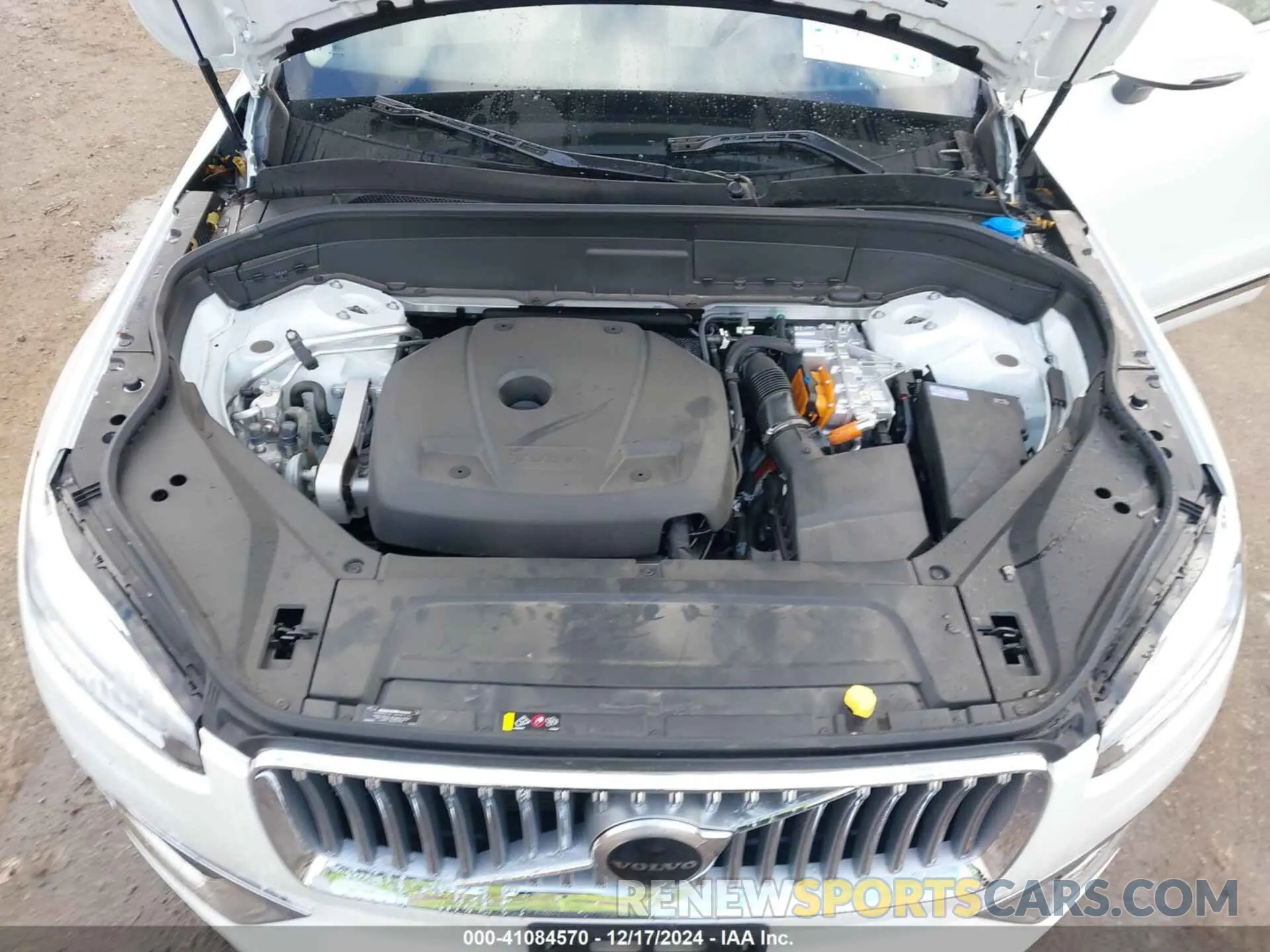 10 fotografías del automóvil dañado YV4H60LFXR1176852 VOLVO XC90 RECHARGE PLUG-IN HYBRID 2024