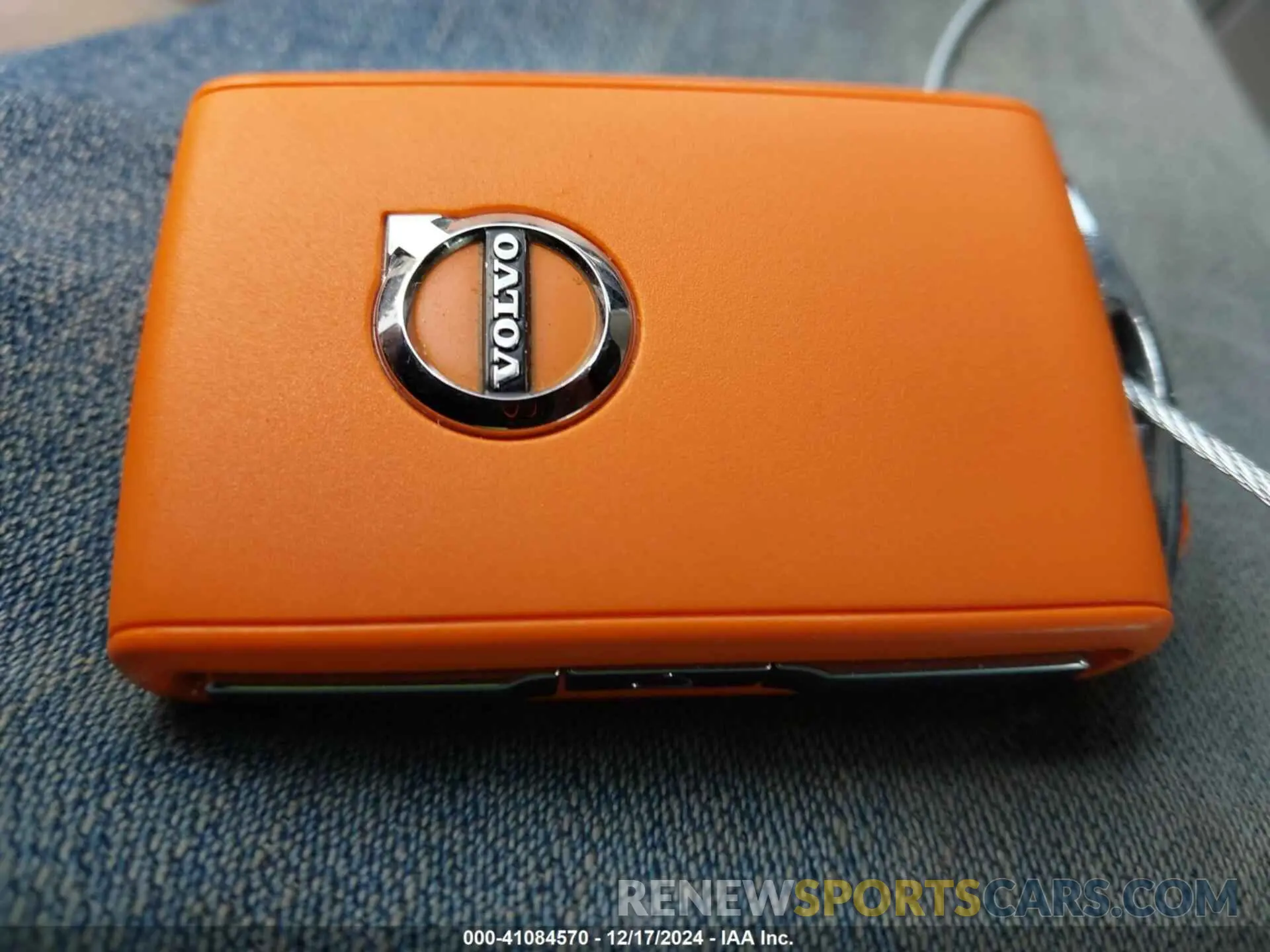 11 fotografías del automóvil dañado YV4H60LFXR1176852 VOLVO XC90 RECHARGE PLUG-IN HYBRID 2024