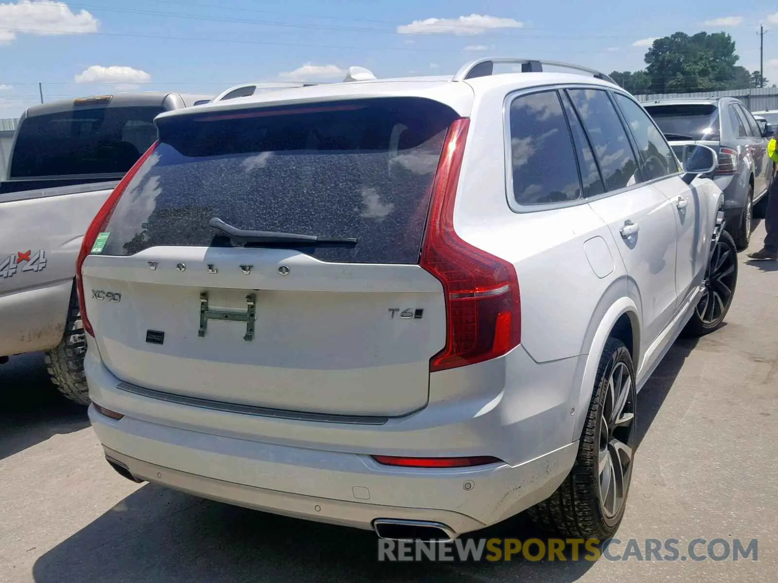 4 fotografías del automóvil dañado YV4A22PK8K1423713 VOLVO XC90 T6 2019