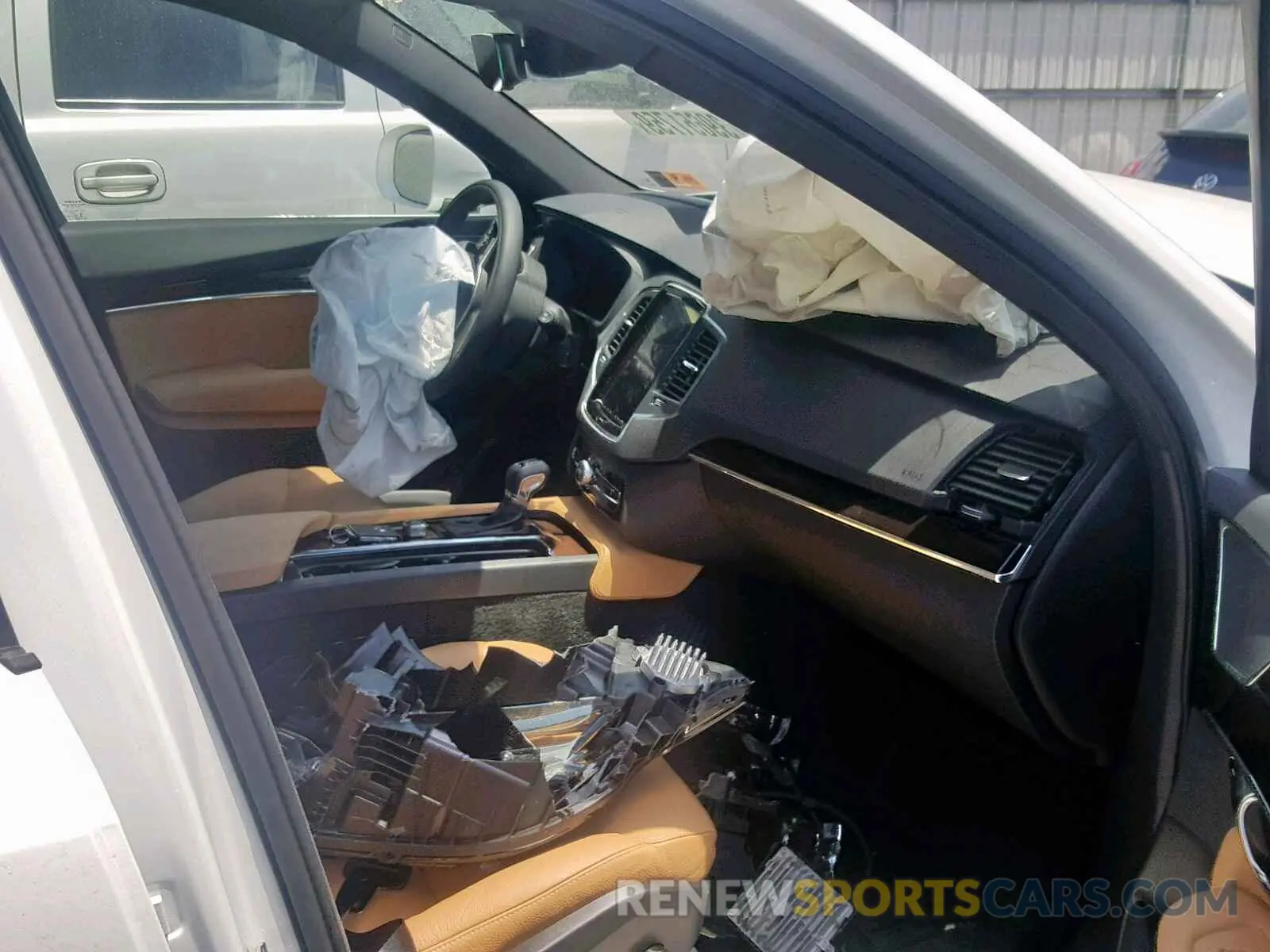 5 fotografías del automóvil dañado YV4A22PK8K1423713 VOLVO XC90 T6 2019