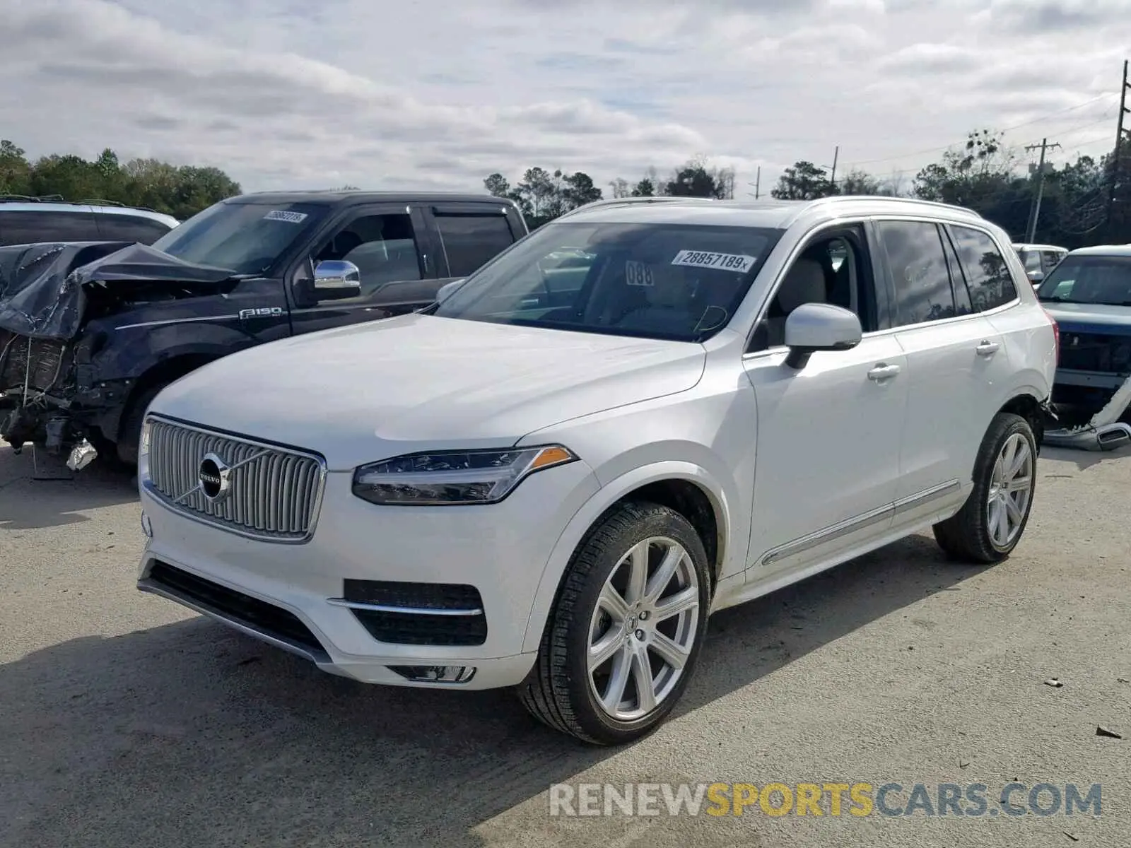 2 fotografías del automóvil dañado YV4A22PL1K1429409 VOLVO XC90 T6 2019