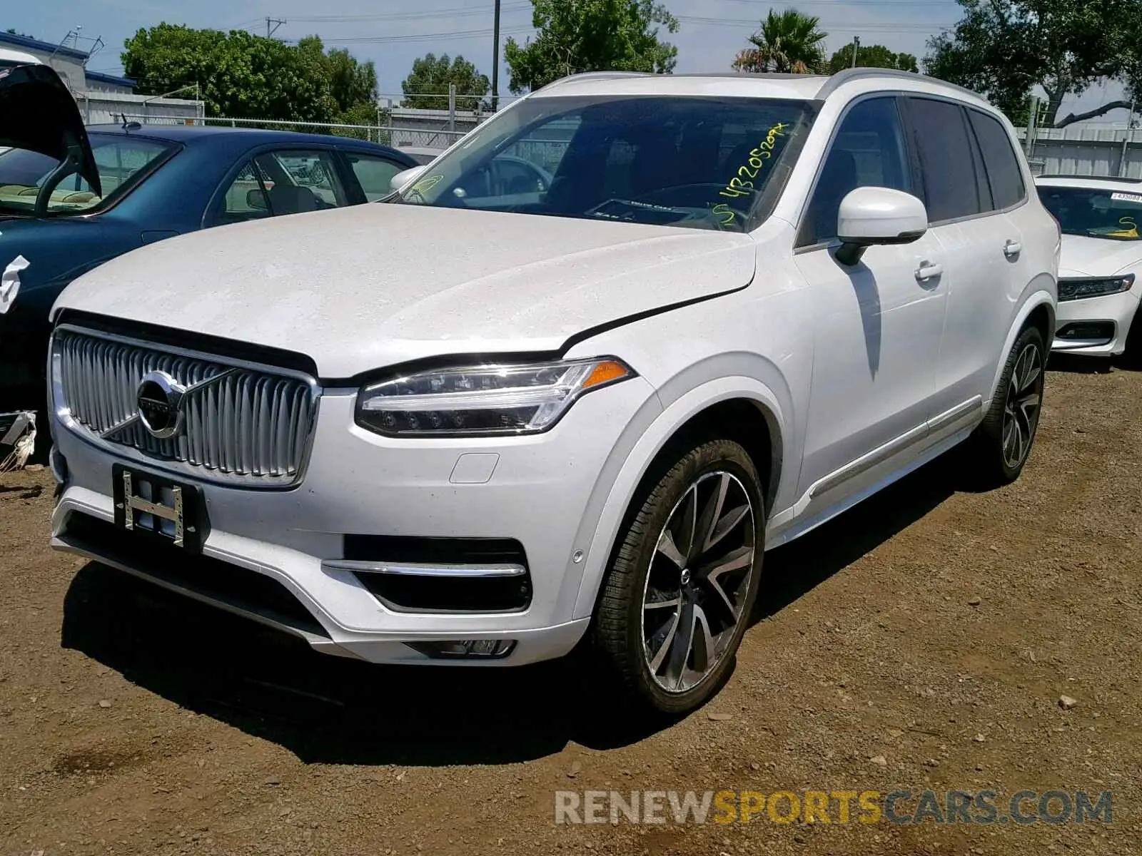 2 fotografías del automóvil dañado YV4A22PL8K1449673 VOLVO XC90 T6 2019