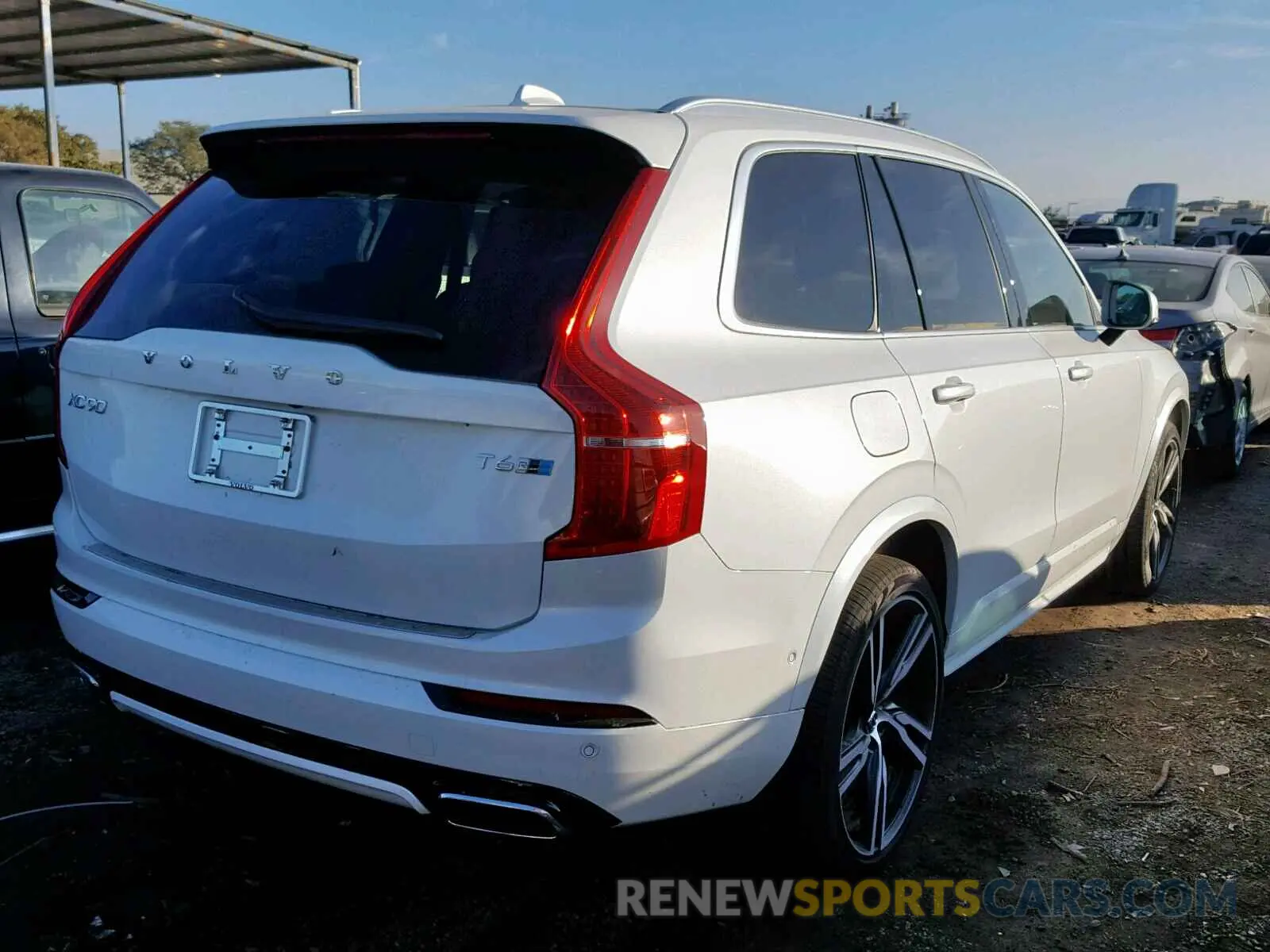 4 fotografías del automóvil dañado YV4A22PM5K1433603 VOLVO XC90 T6 2019