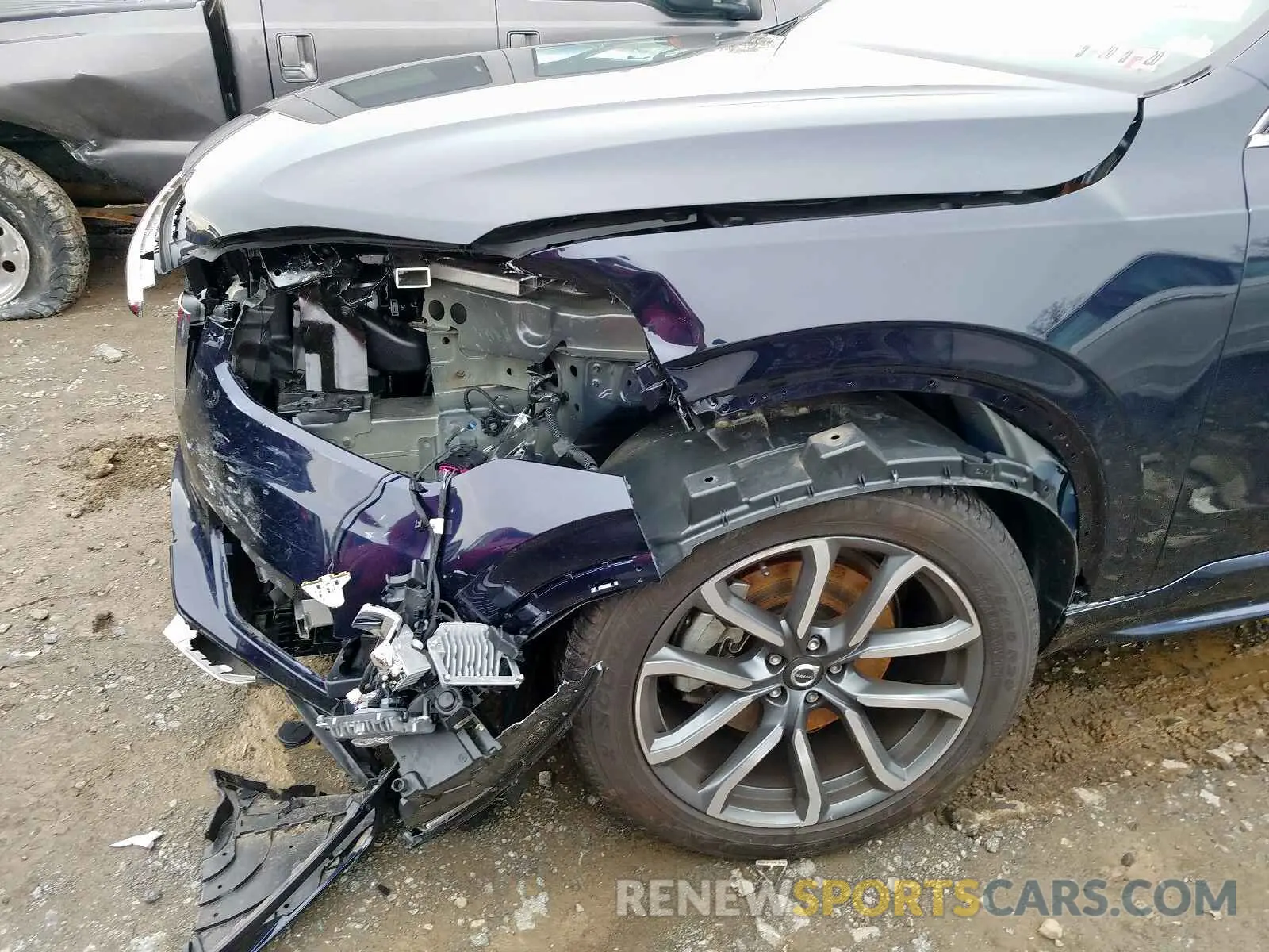 9 fotografías del automóvil dañado YV4A22PK2K1474902 VOLVO XC90 T6 MO 2019
