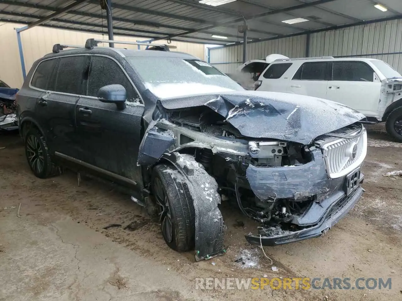 4 fotografías del automóvil dañado YV4BR00K7M1756163 VOLVO XC90 T8 RE 2021