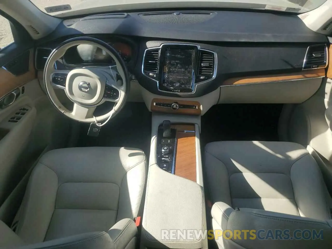8 fotografías del automóvil dañado YV4BR0CK4M1747402 VOLVO XC90 T8 RE 2021