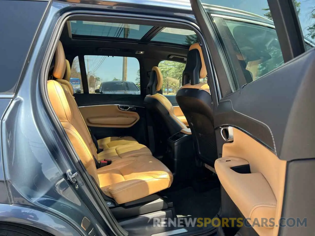 6 fotografías del automóvil dañado YV4BR0CL8M1708756 VOLVO XC90 T8 RE 2021