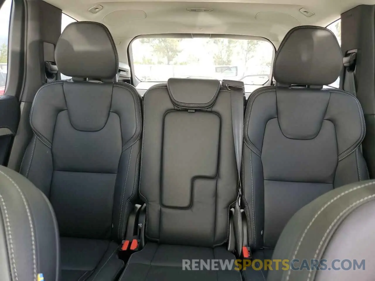 10 fotografías del automóvil dañado YV4062PA0P1926988 VOLVO XC90 ULTIM 2023