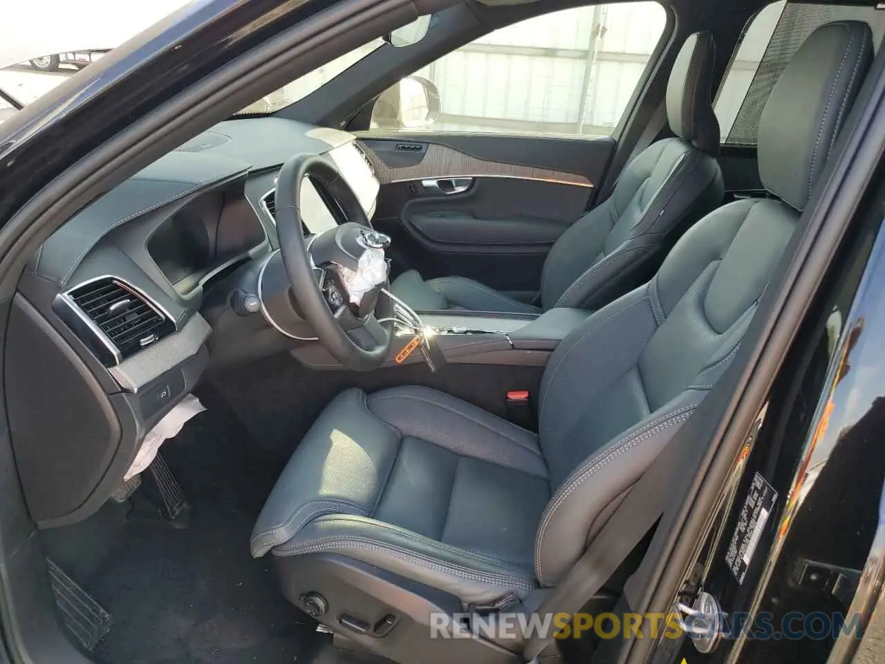 7 fotografías del automóvil dañado YV4062PA9P1971699 VOLVO XC90 ULTIM 2023