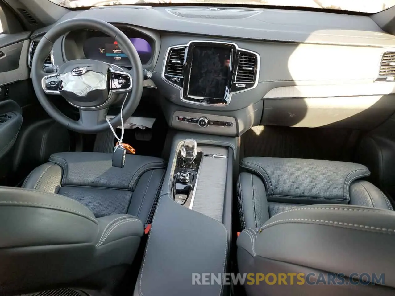 8 fotografías del automóvil dañado YV4062PA9P1971699 VOLVO XC90 ULTIM 2023
