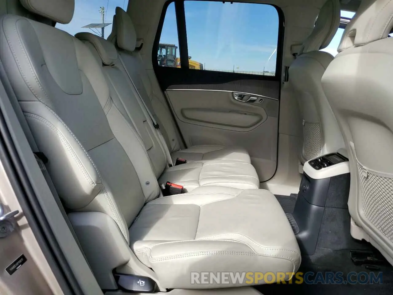 11 fotografías del automóvil dañado YV4H60CA8P1918117 VOLVO XC90 ULTIM 2023
