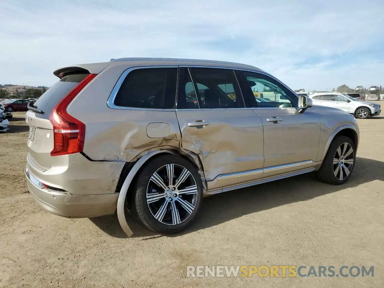 3 fotografías del automóvil dañado YV4H60CA8P1918117 VOLVO XC90 ULTIM 2023